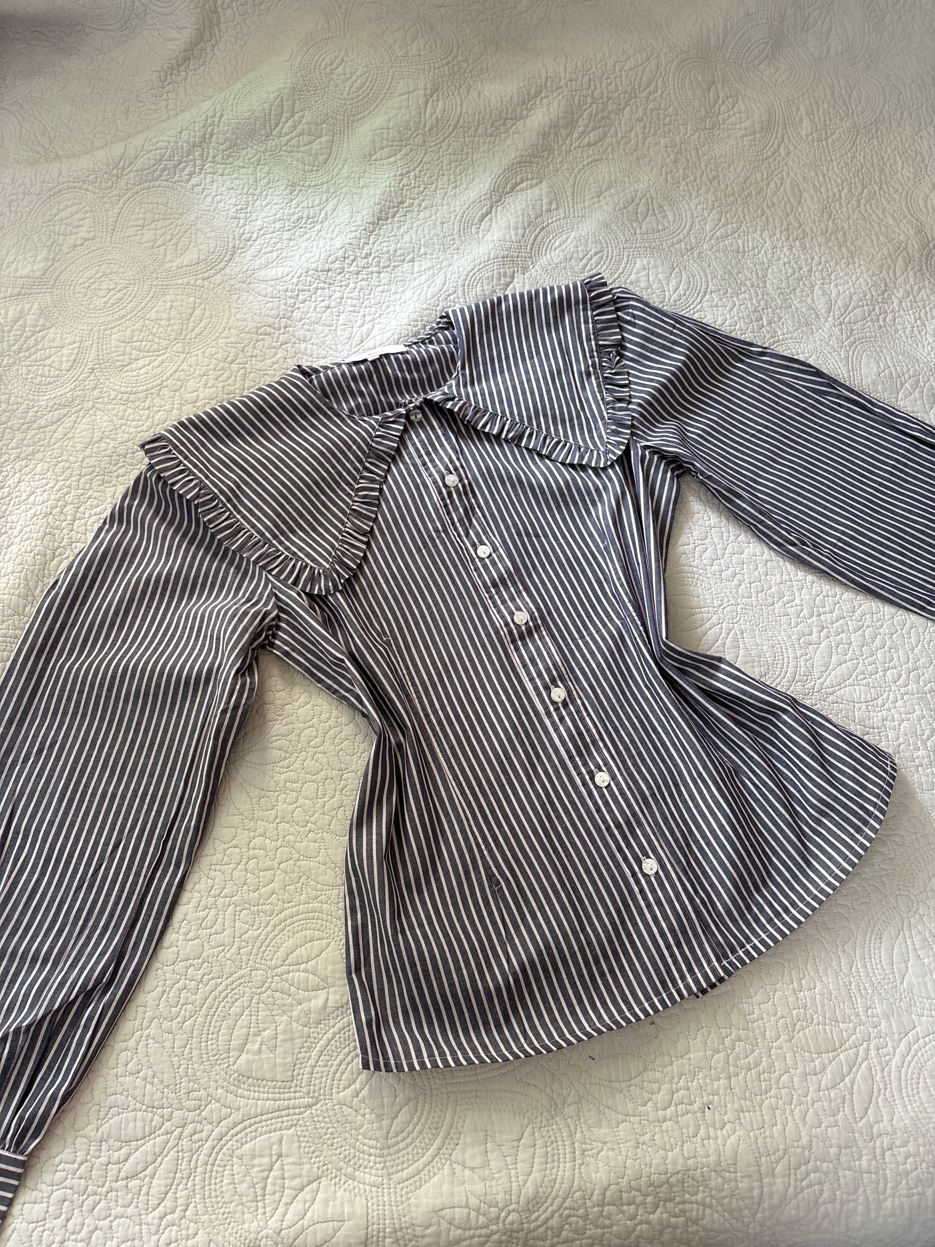 Boii Studios ruffle collar shirt S