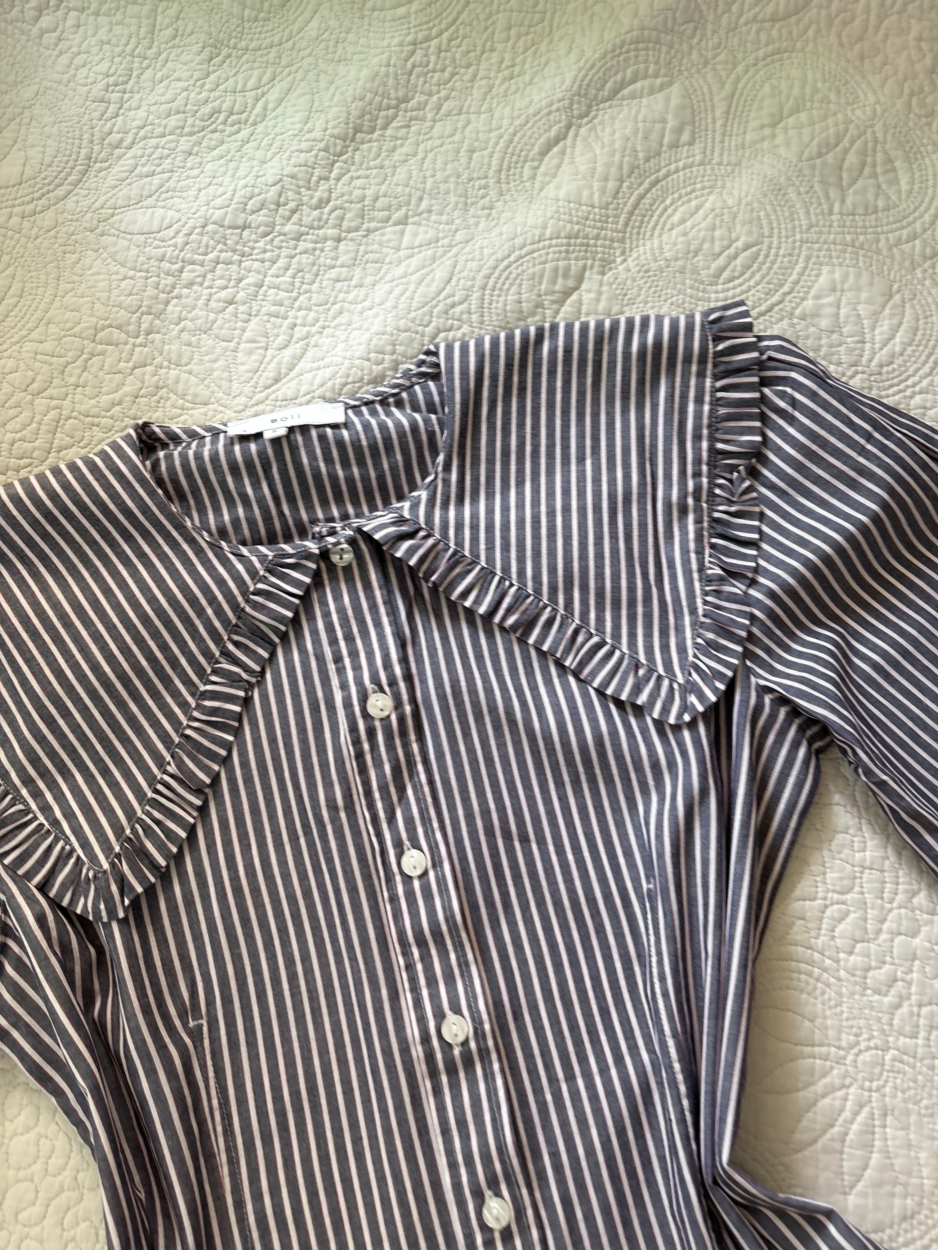Boii Studios ruffle collar shirt S