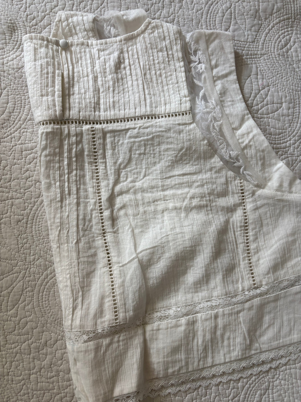 Anthropologies Boxy pintuck top M/L
