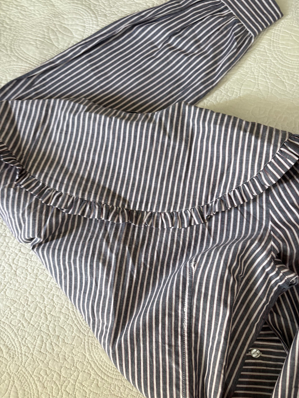 Boii Studios ruffle collar shirt S