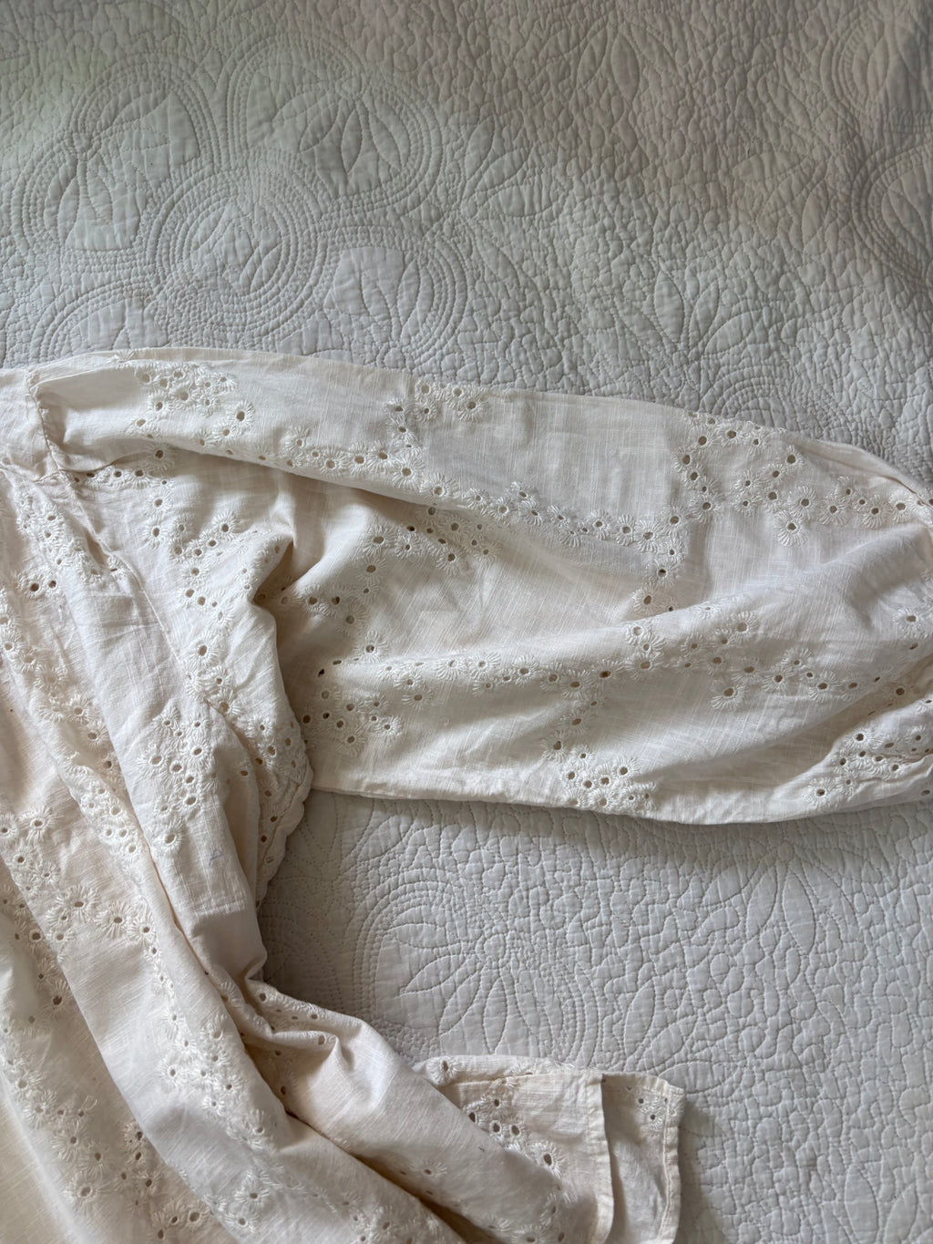 Kay/day embroidered top M/L