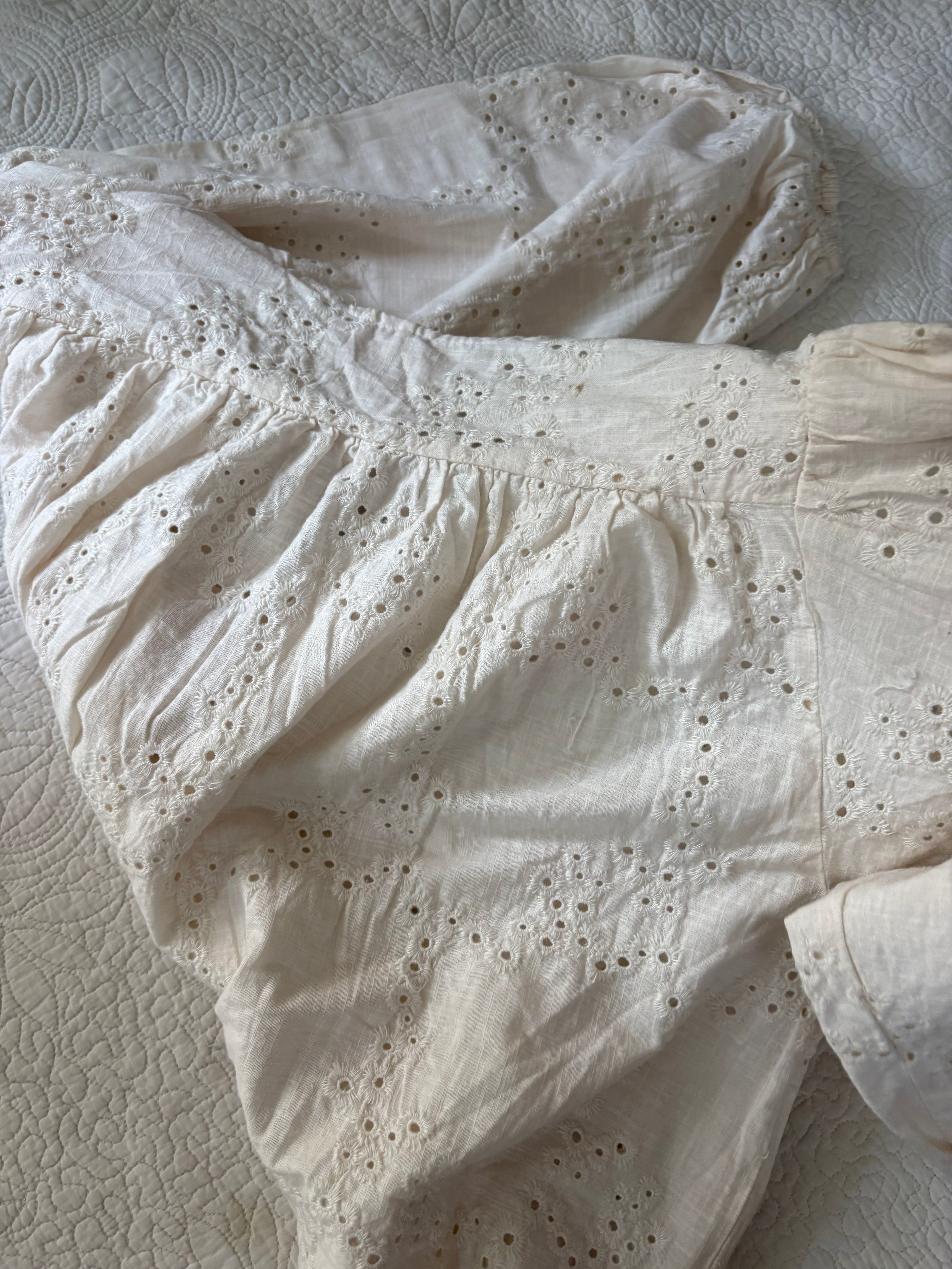 Kay/day embroidered top M/L