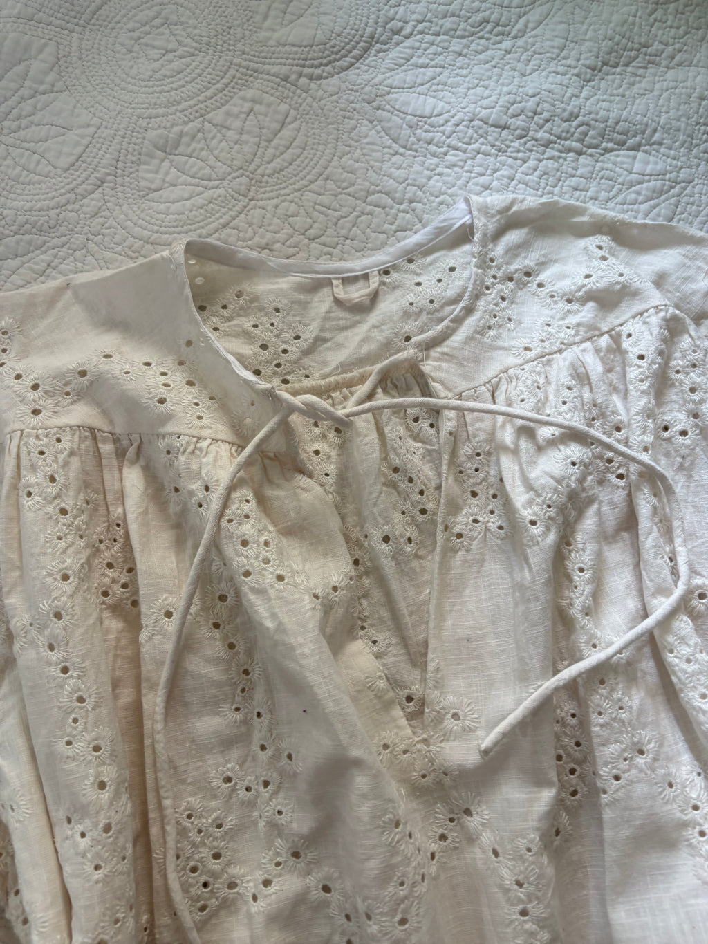 Kay/day embroidered top M/L