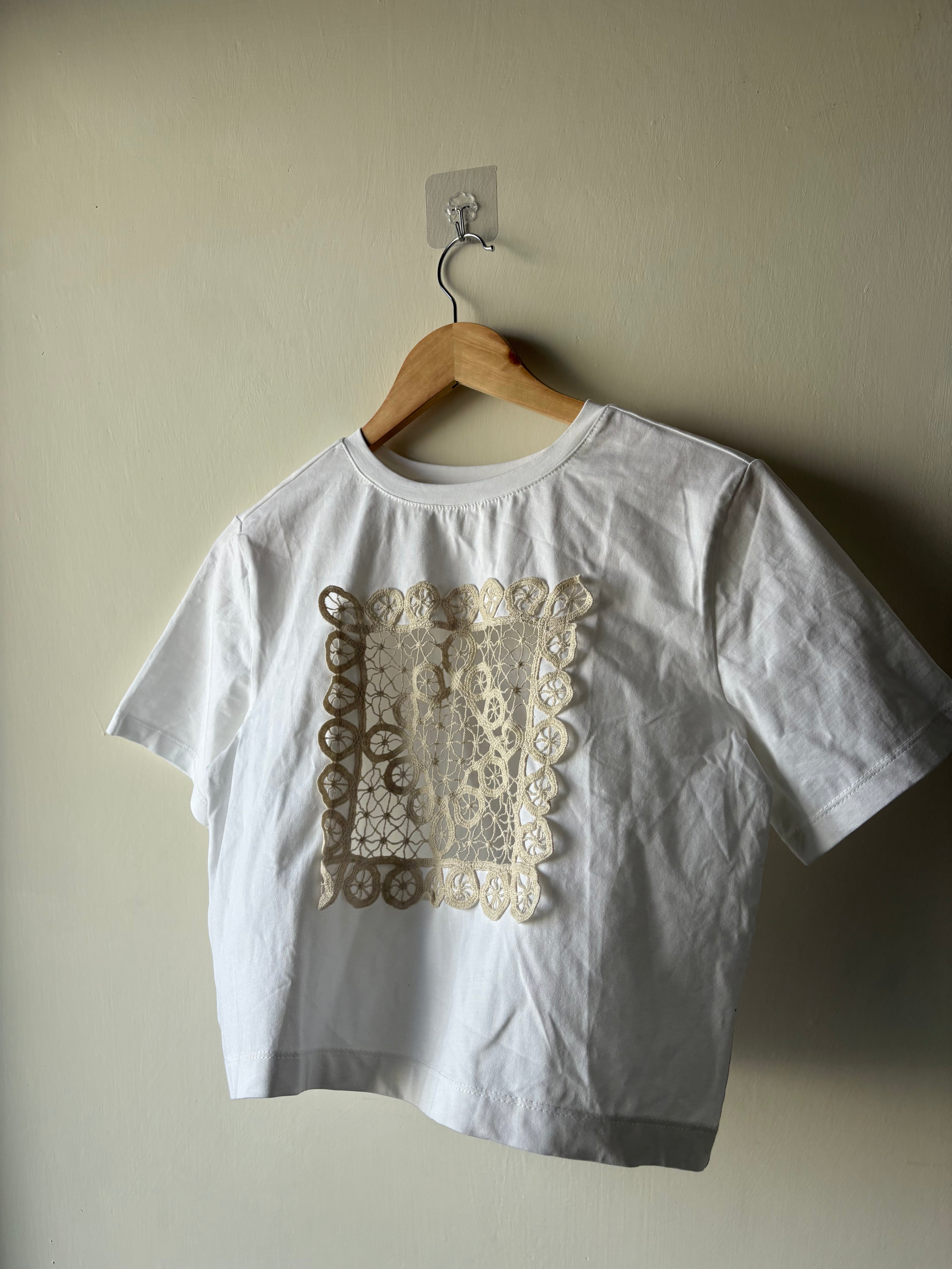 WHITE LACE INSERT TSHIRT S