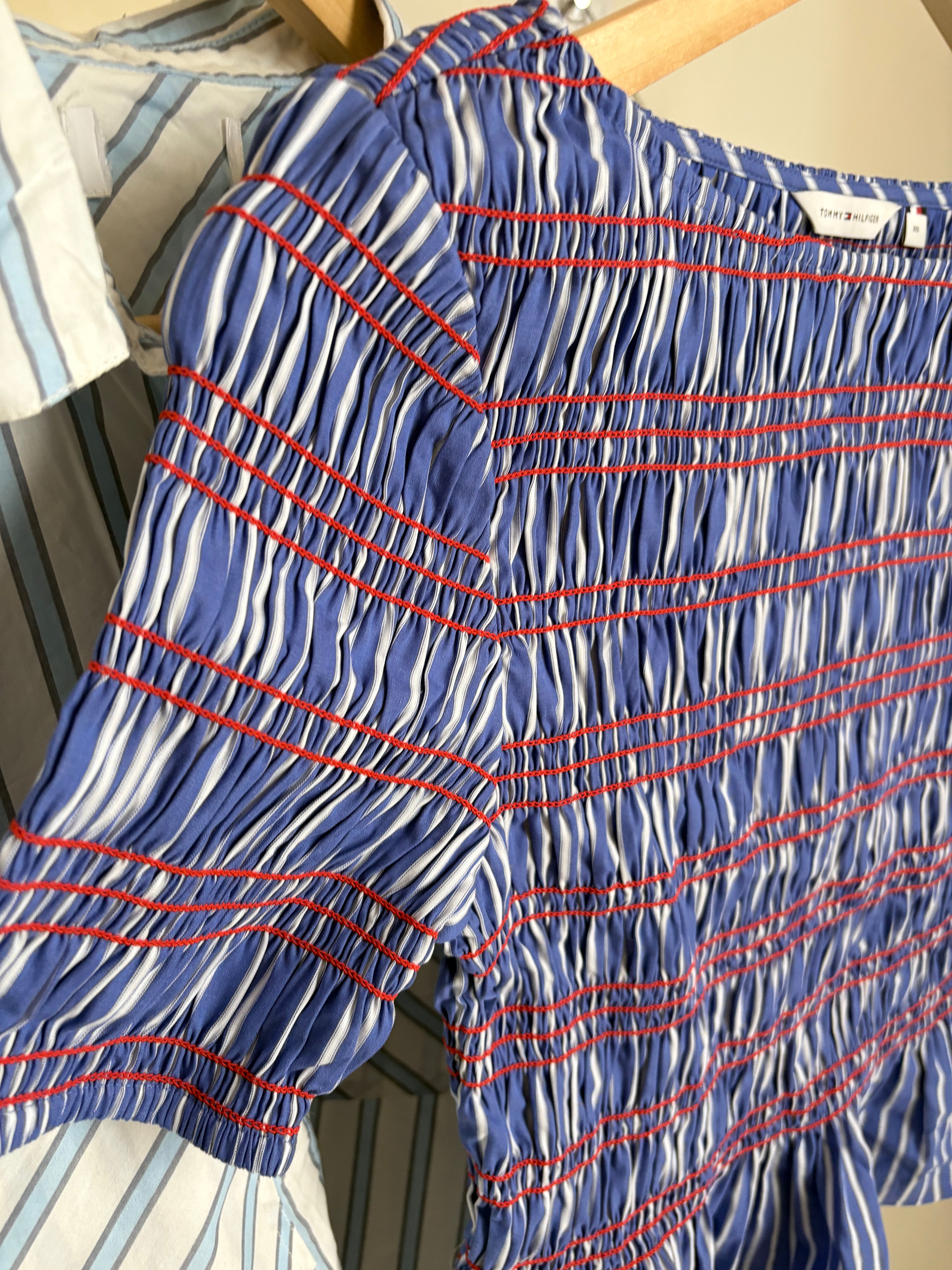 TOMMY HILFIGER SMOCKED TOP XS