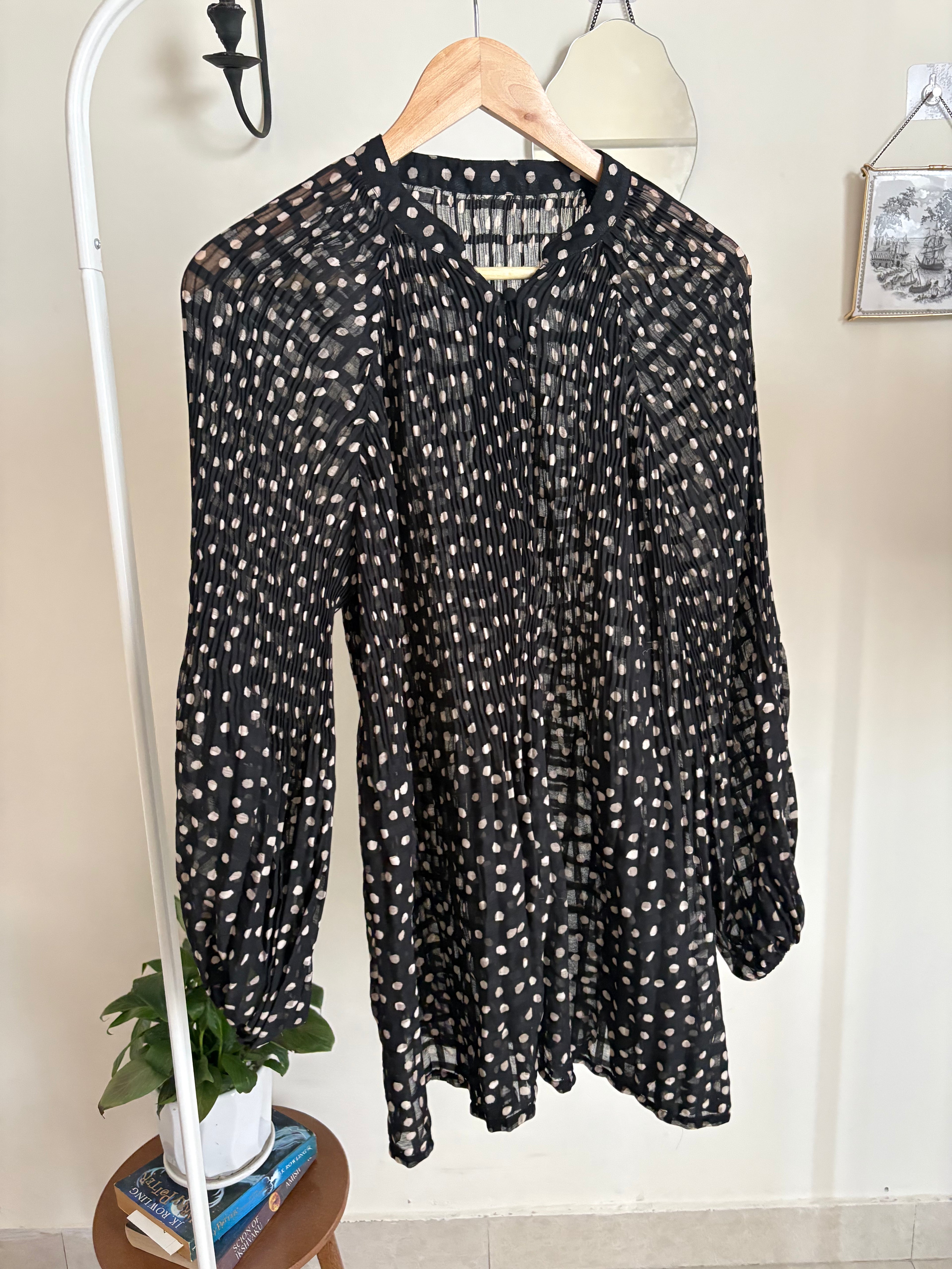 Black pleated polka longline blouse S/M