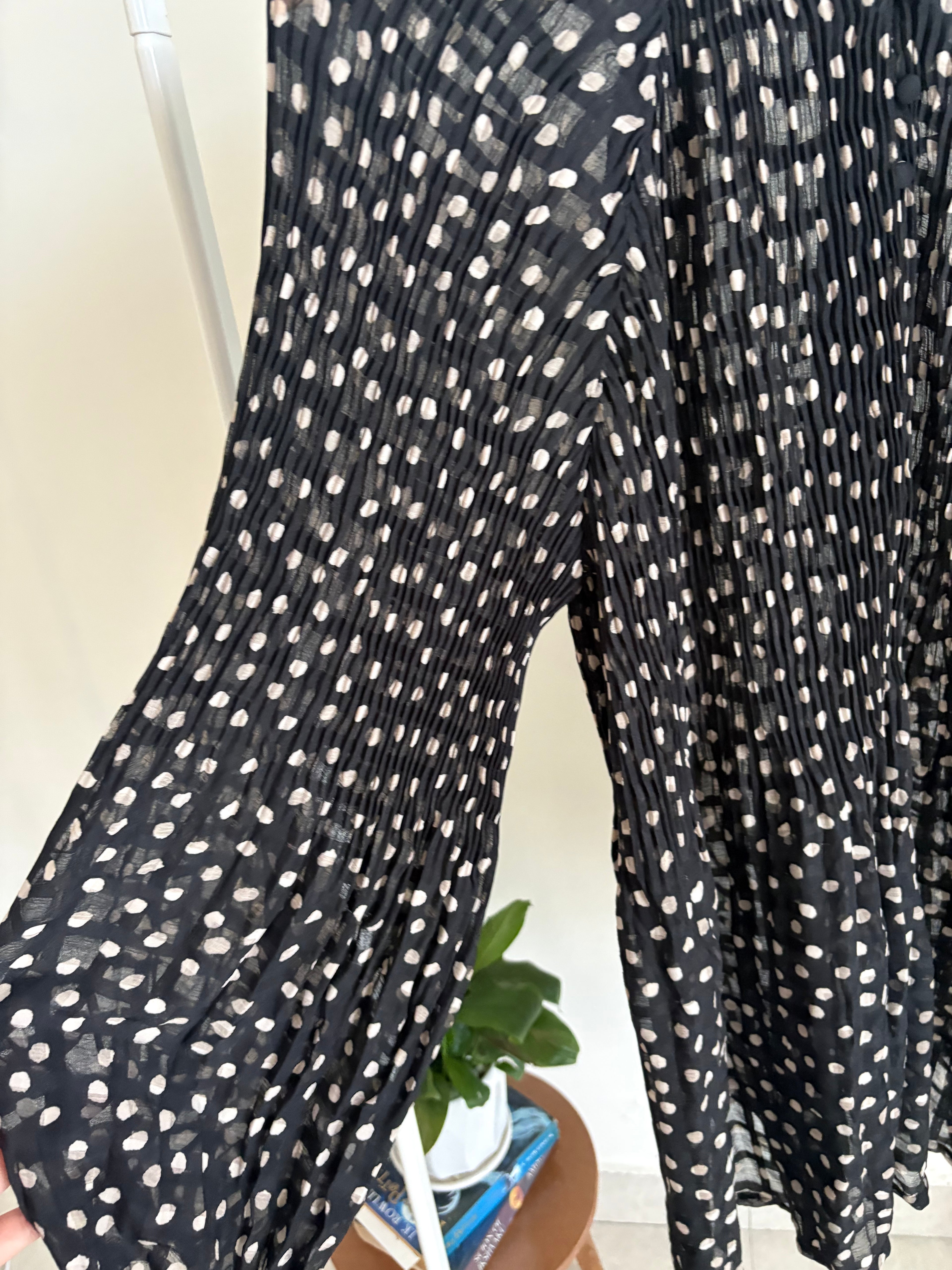 Black pleated polka longline blouse S/M
