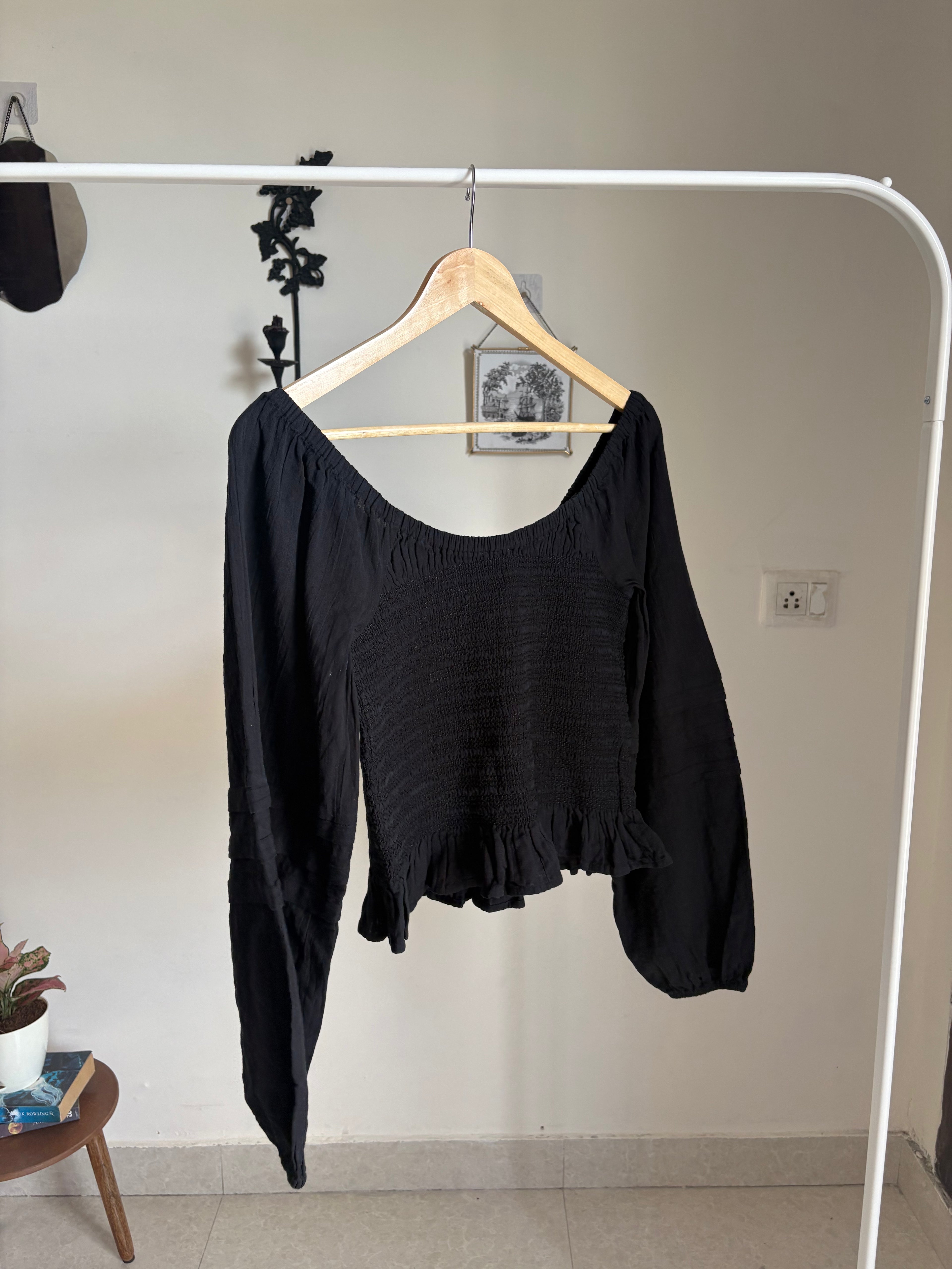 AMERICAN EAGLE SMOCKED TOP M