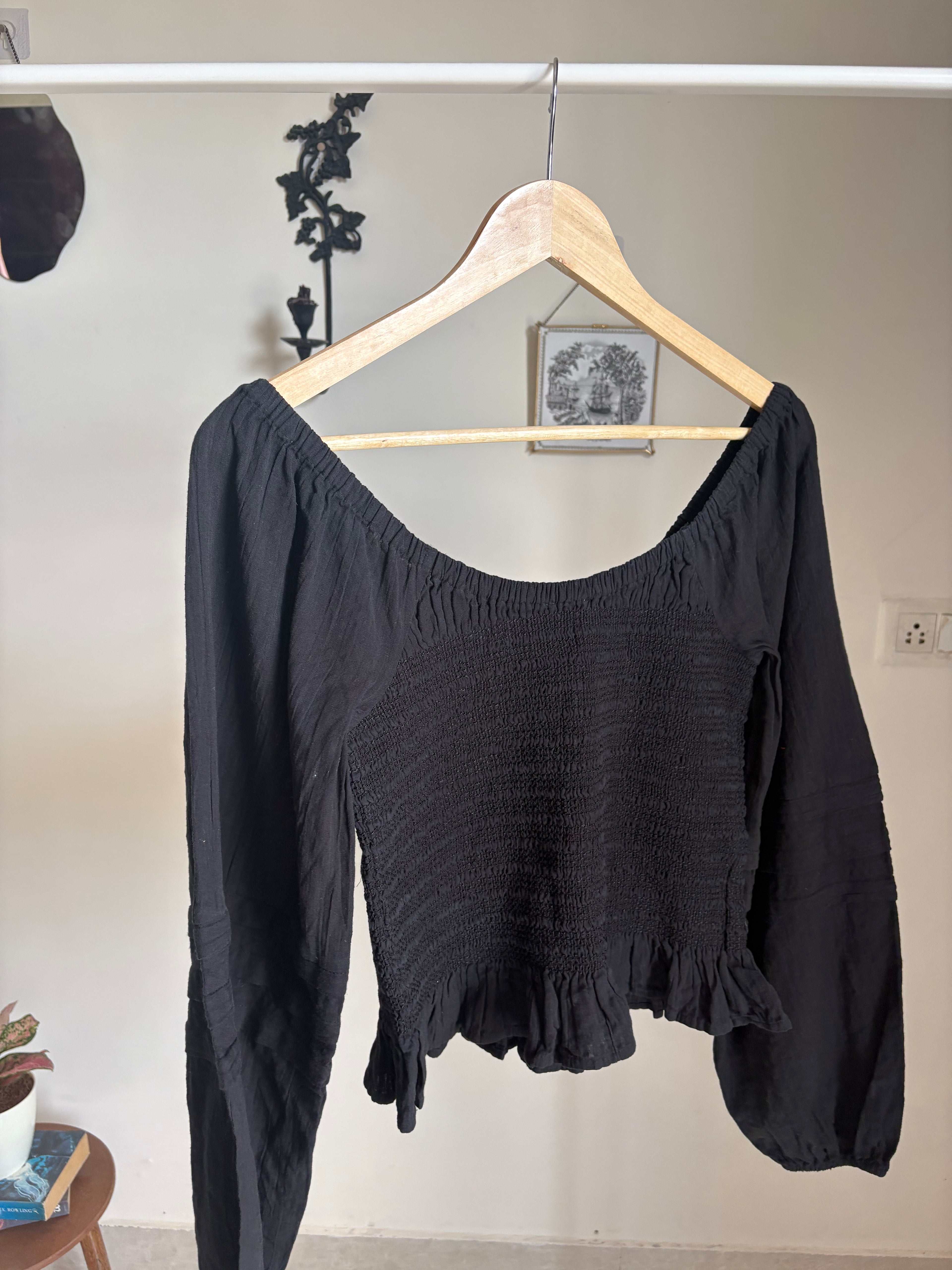 AMERICAN EAGLE SMOCKED TOP M