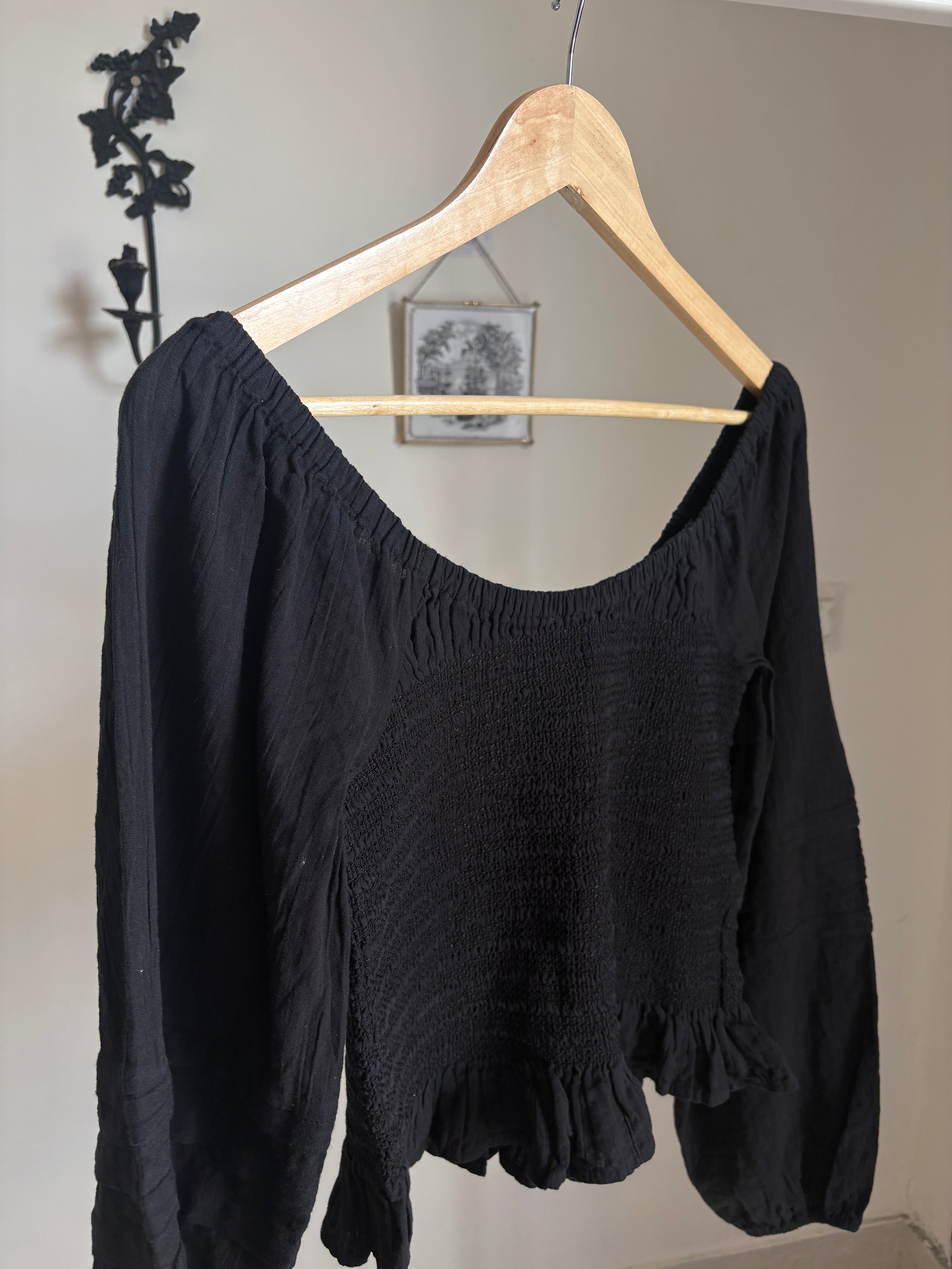 AMERICAN EAGLE SMOCKED TOP M