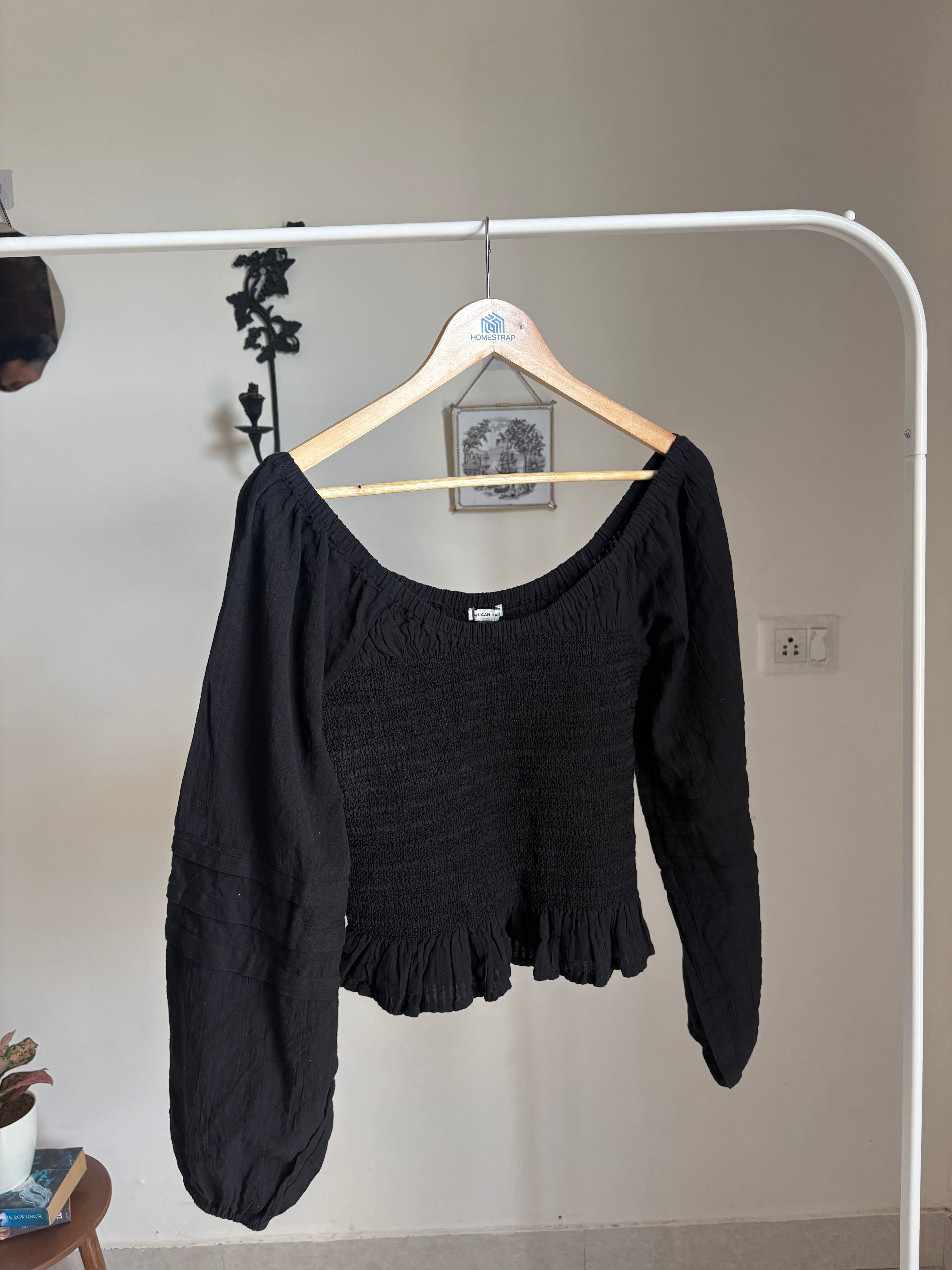 AMERICAN EAGLE SMOCKED TOP M