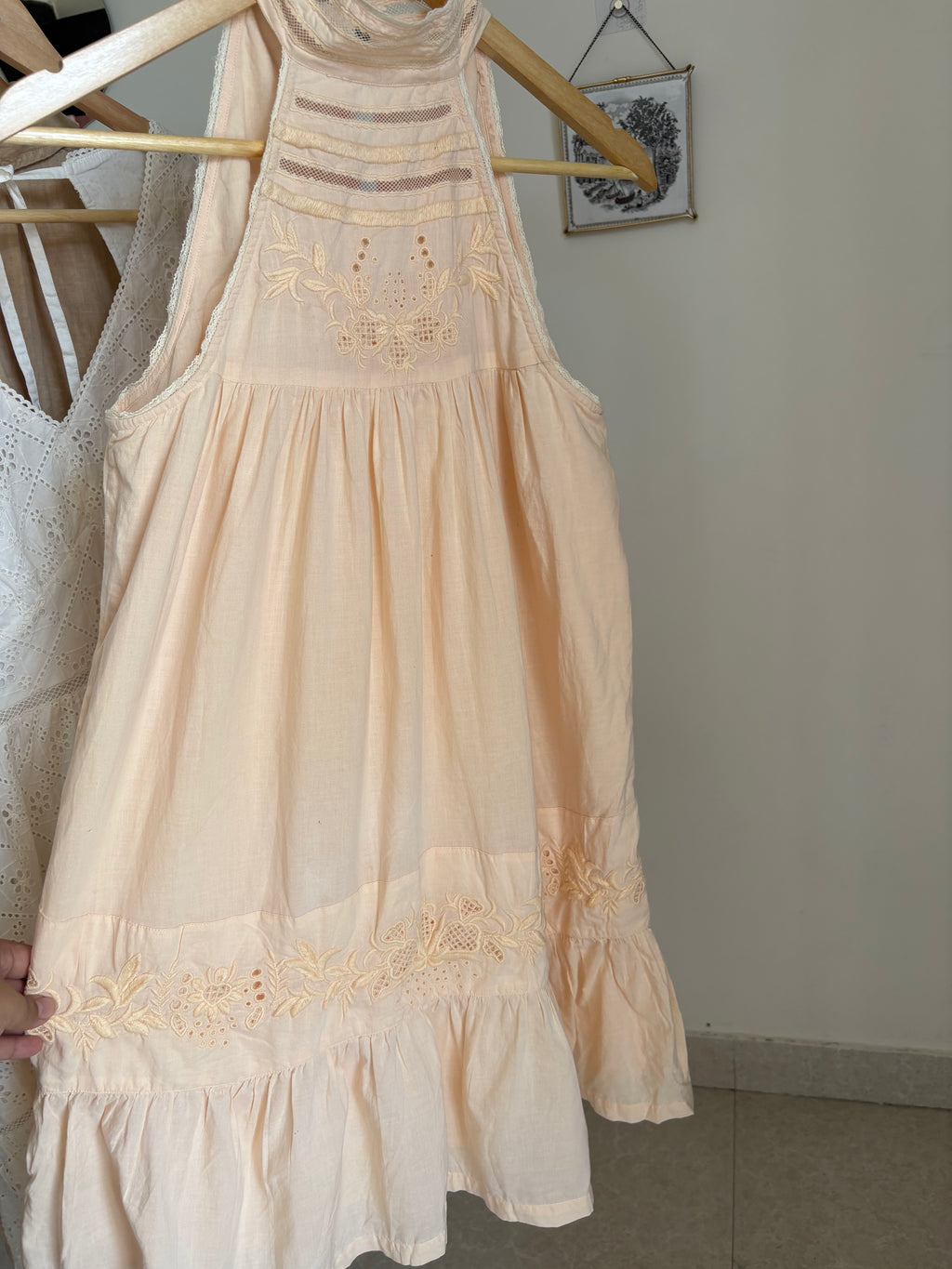 EMBROIDERED NECK HALTER MINI DRESS XS