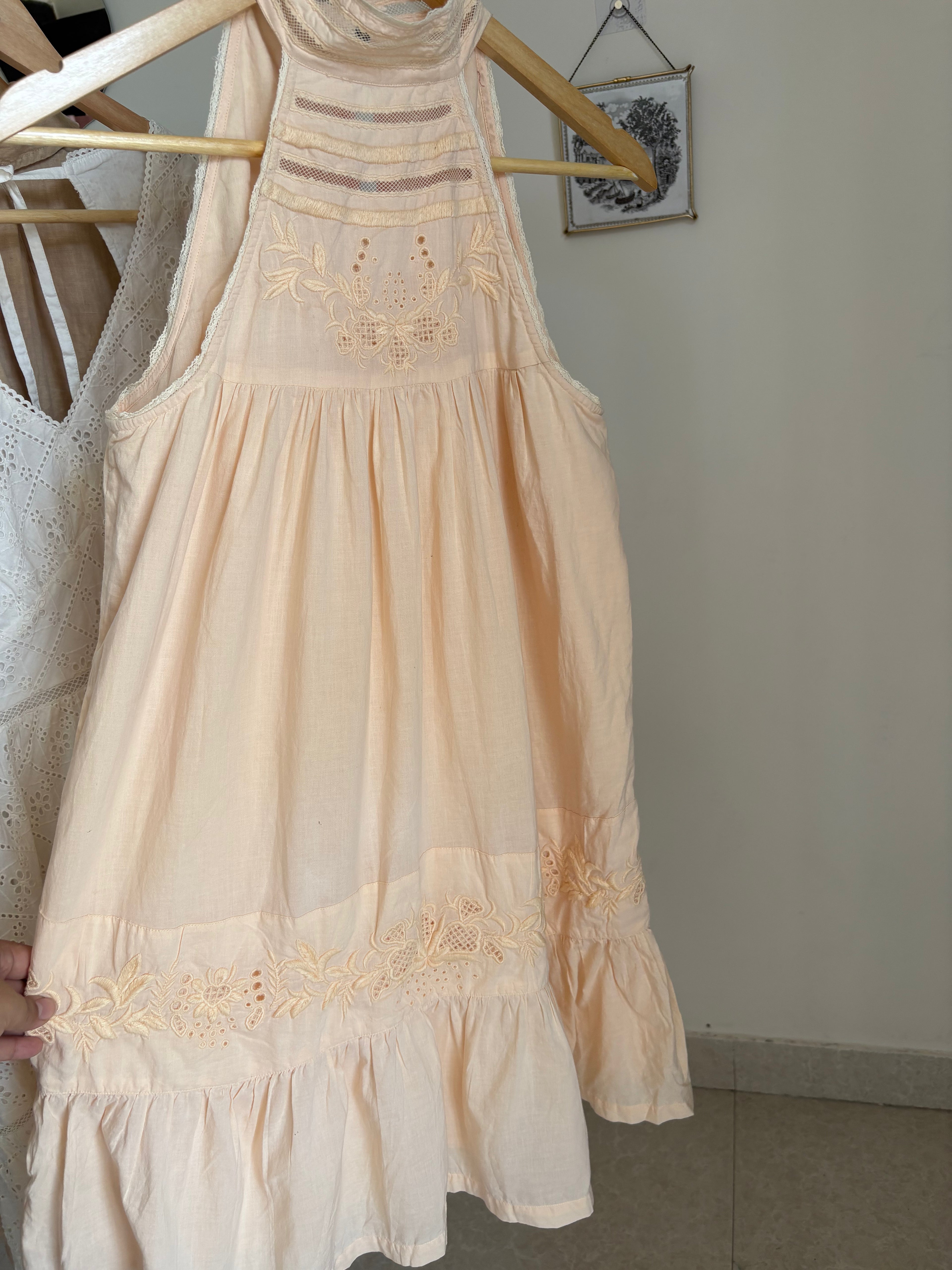 EMBROIDERED NECK HALTER MINI DRESS XS