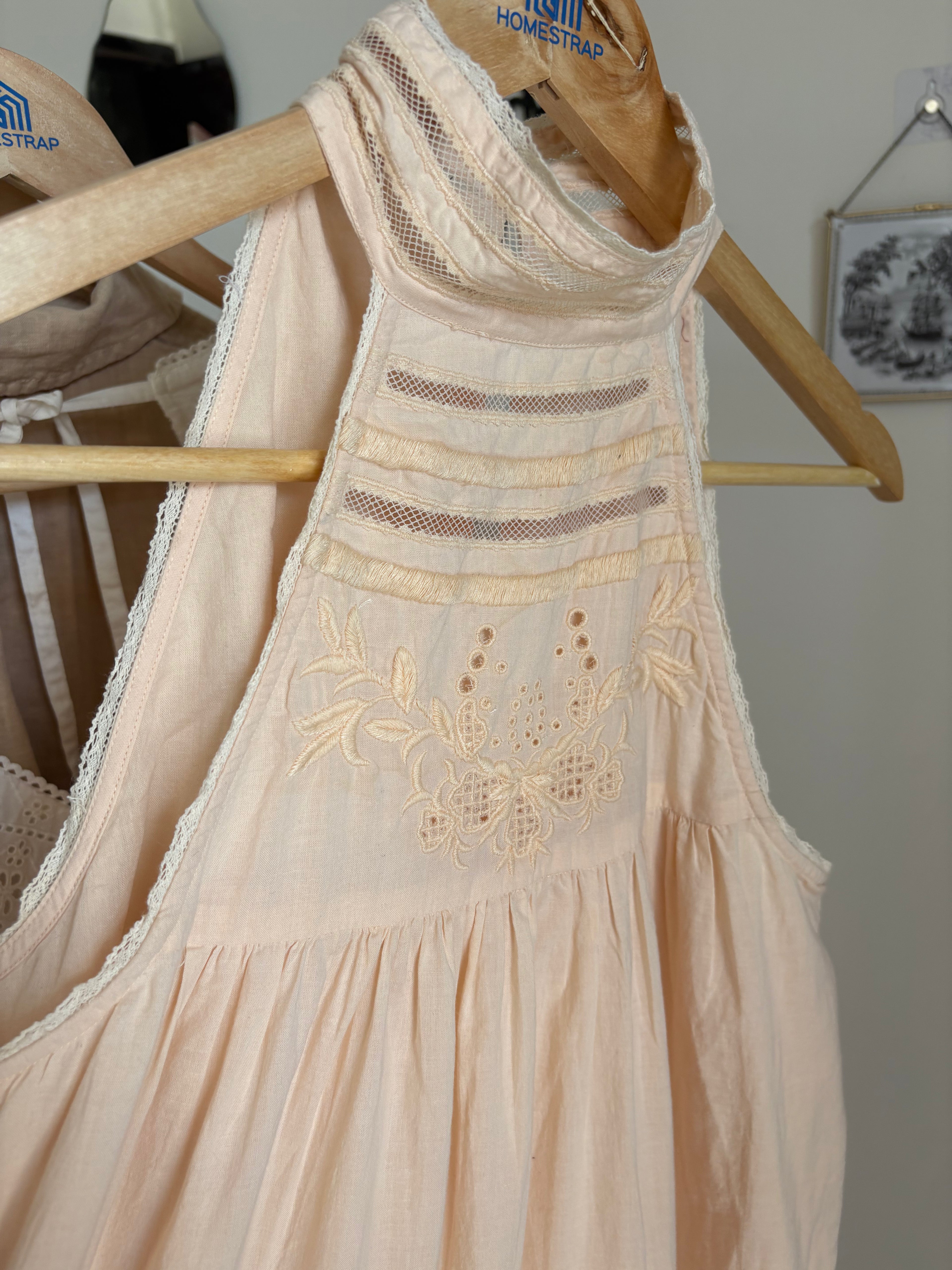 EMBROIDERED NECK HALTER MINI DRESS XS