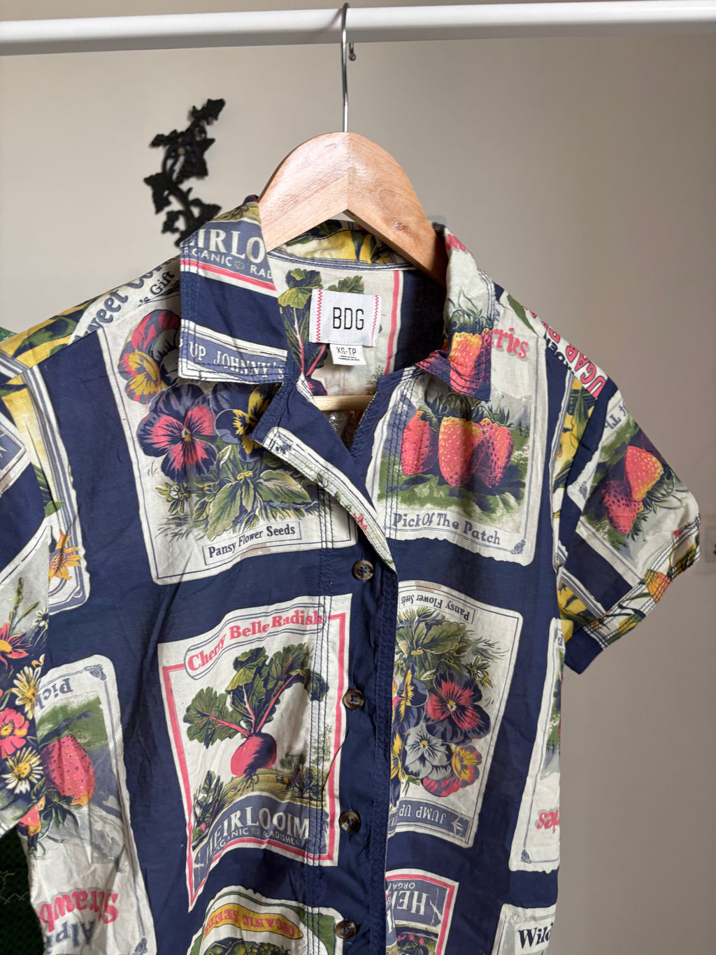 BDG Asher FARM Souvenir Shirt XS