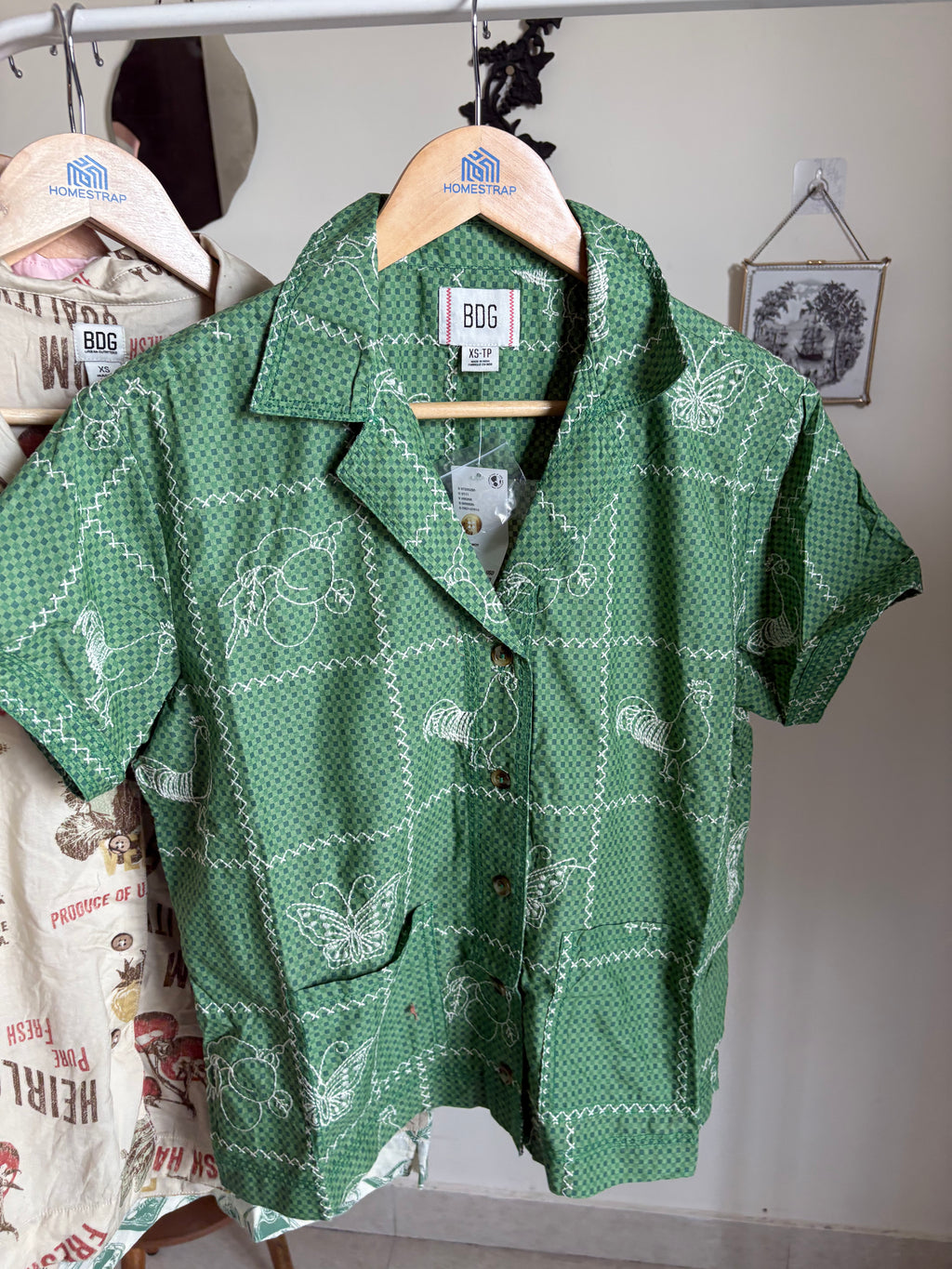 BDG Nash Embroidered Souvenir Short Sleeve Button-Down Shirt