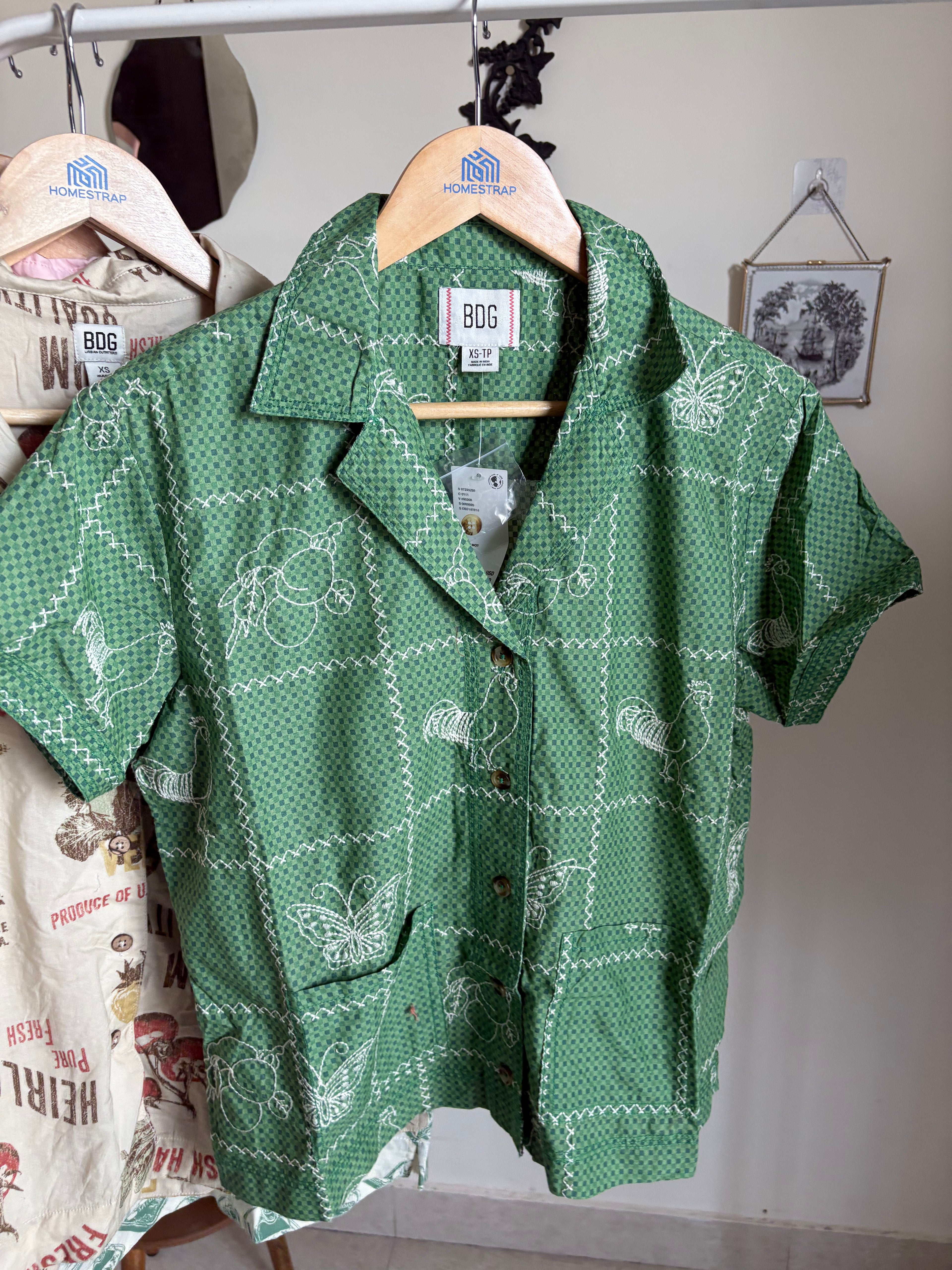 BDG Nash Embroidered Souvenir Short Sleeve Button-Down Shirt