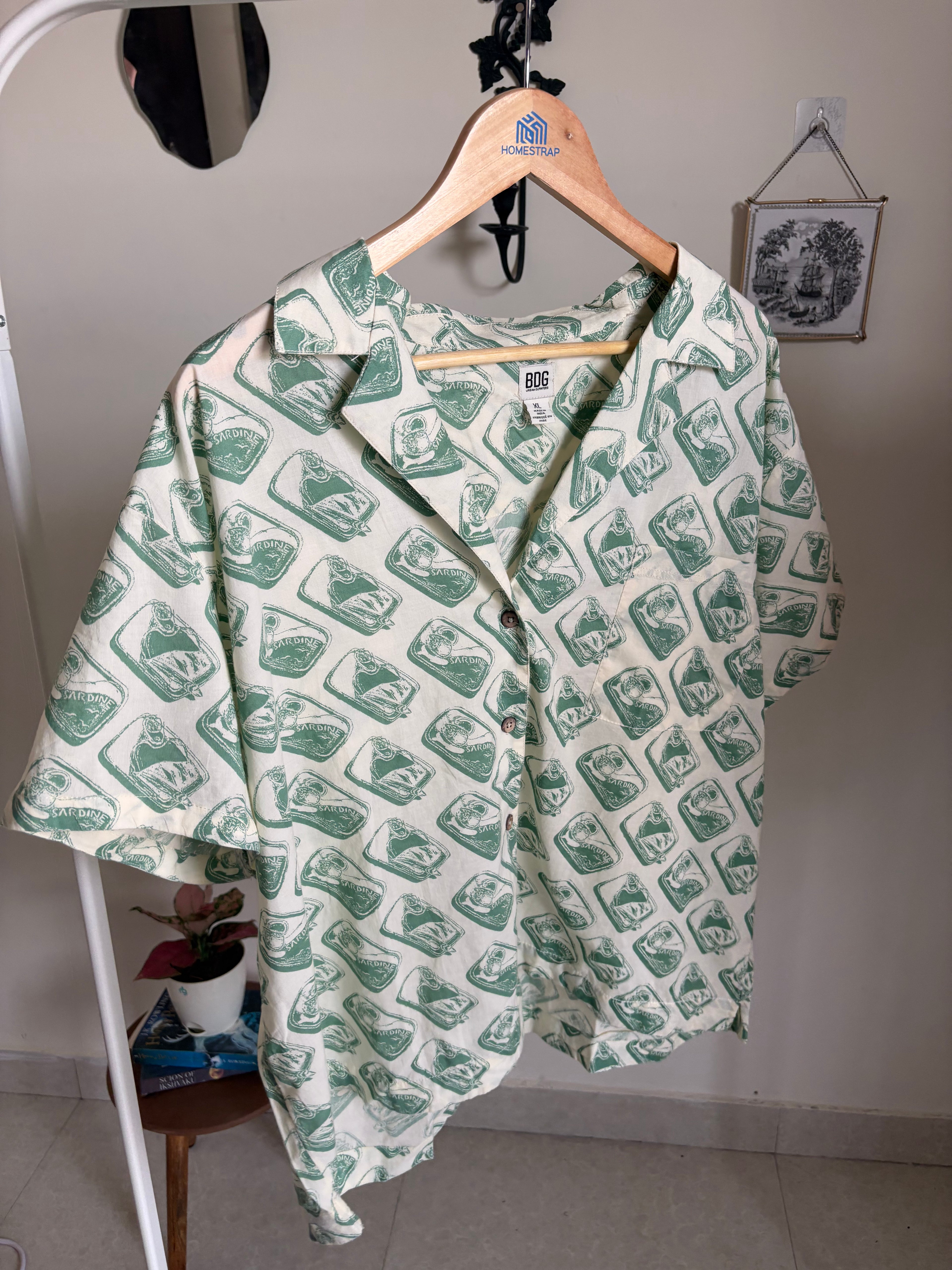 UO Paige SARDINES Printed Souvenir Shirt XL