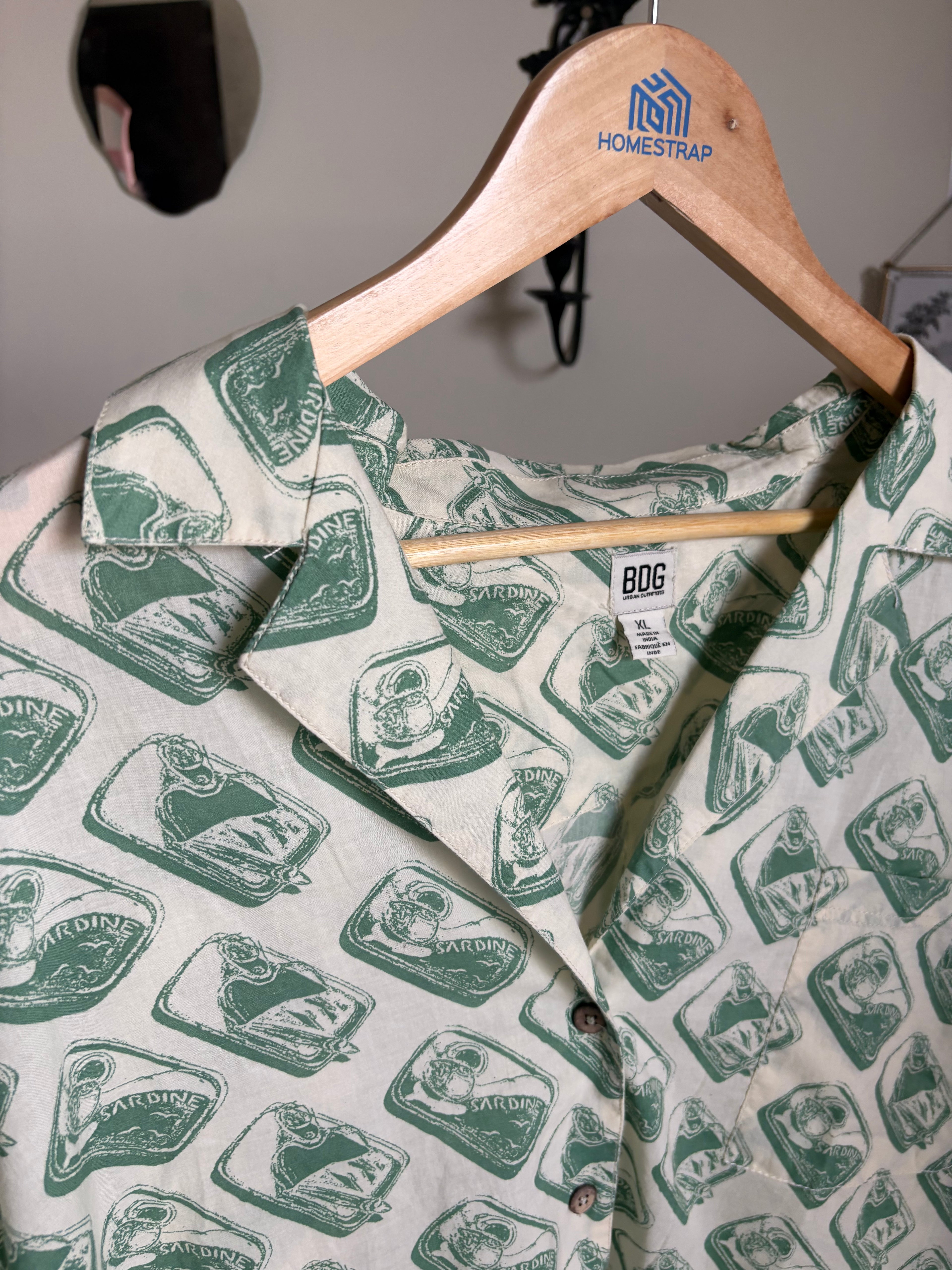 UO Paige SARDINES Printed Souvenir Shirt XL