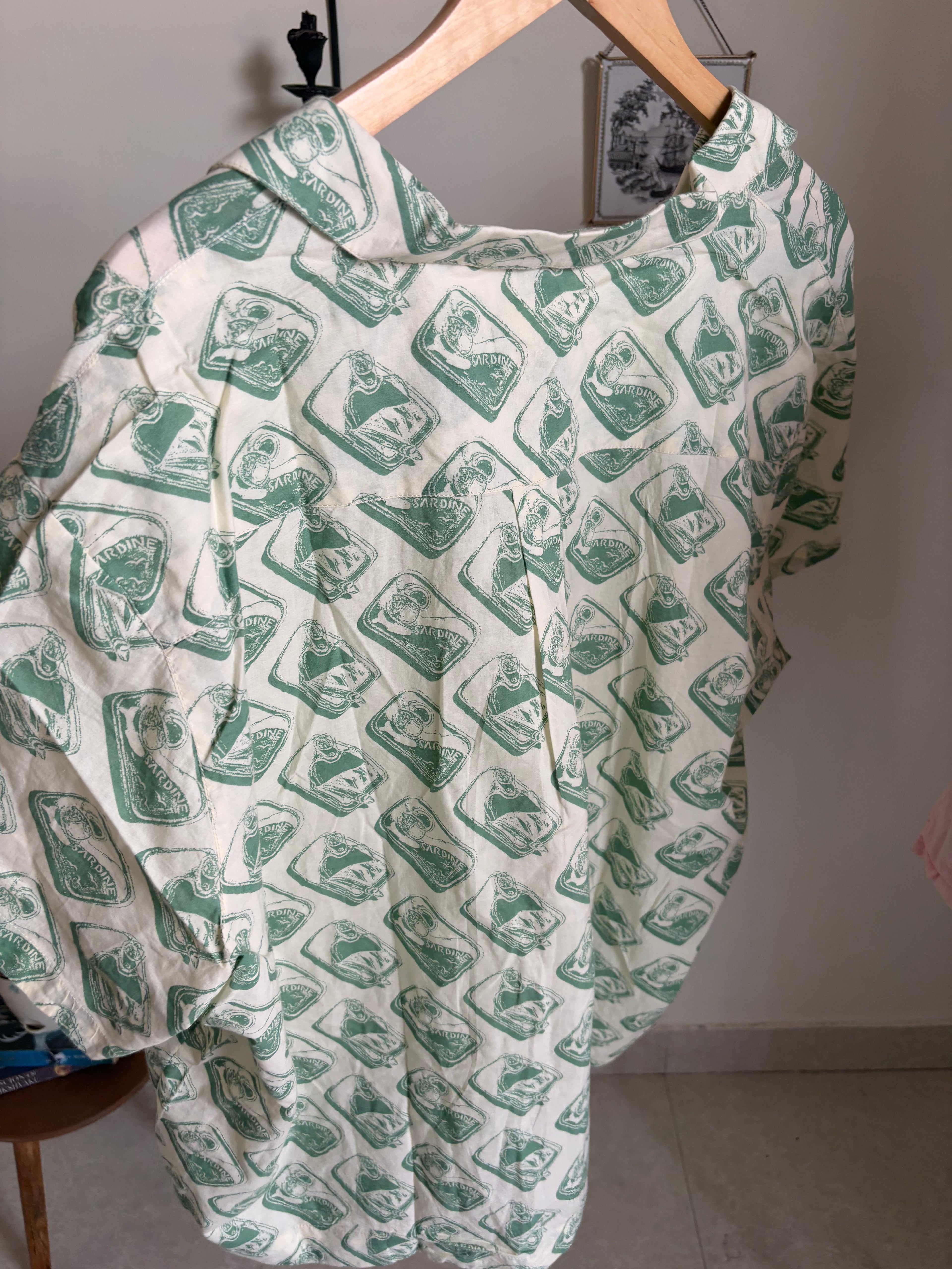 UO Paige SARDINES Printed Souvenir Shirt XL