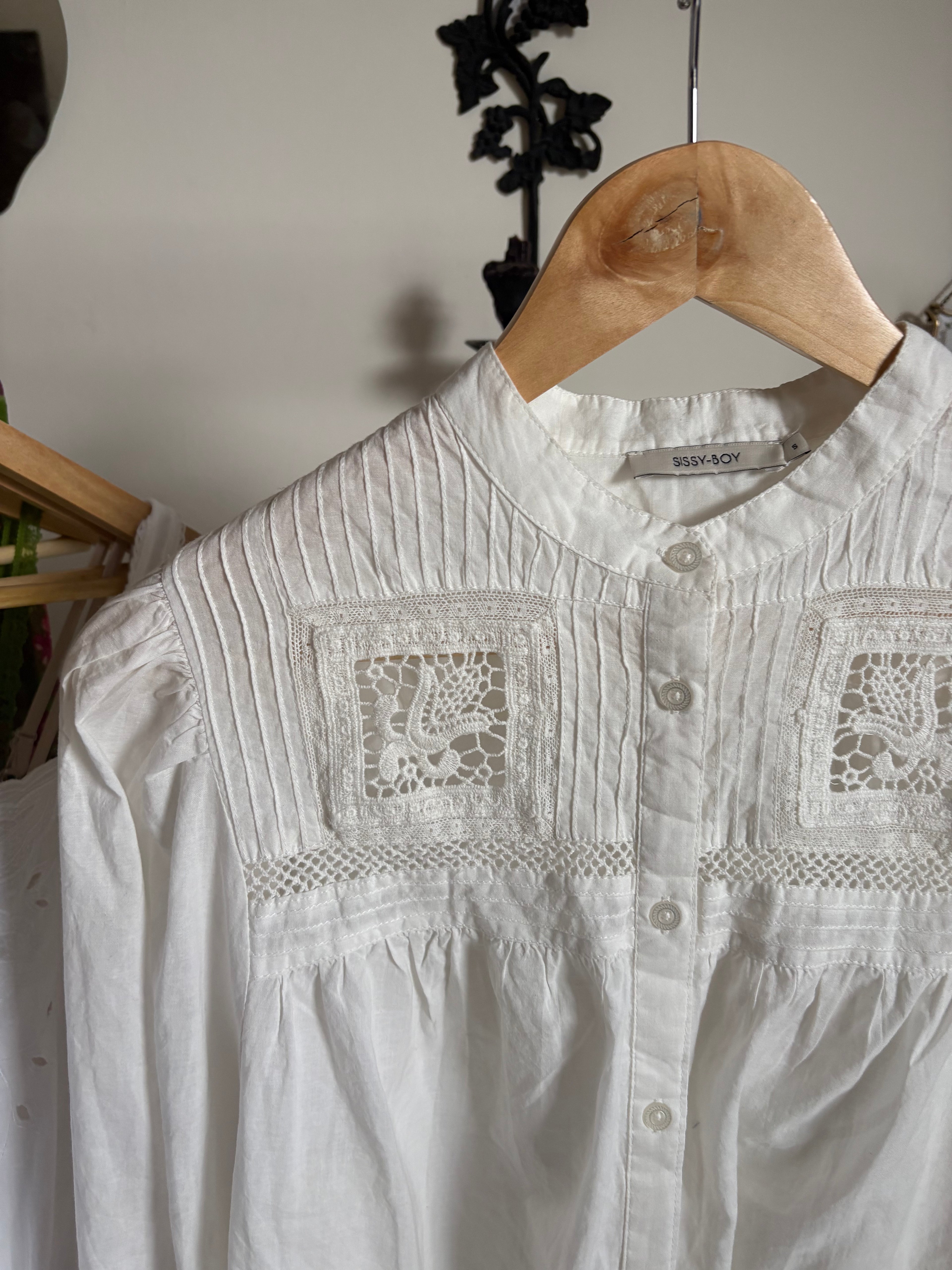 Sissy-Boy MIT-DETAILS - Button-down blouse S