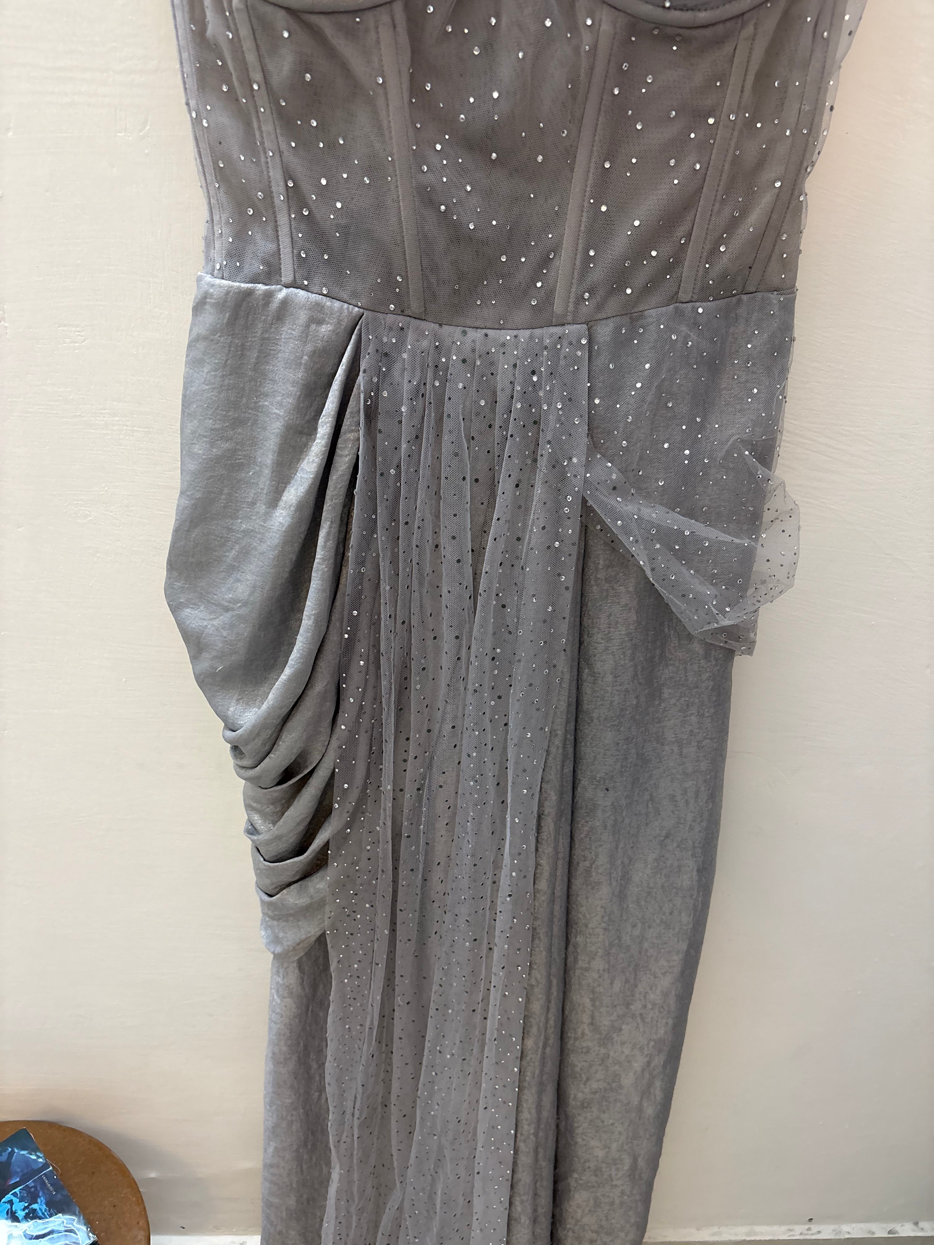 SAANJH BY LEA CLOTHING FAIZAH GREY RHINESTONE MESH ONE- PIECE SAREE SET L