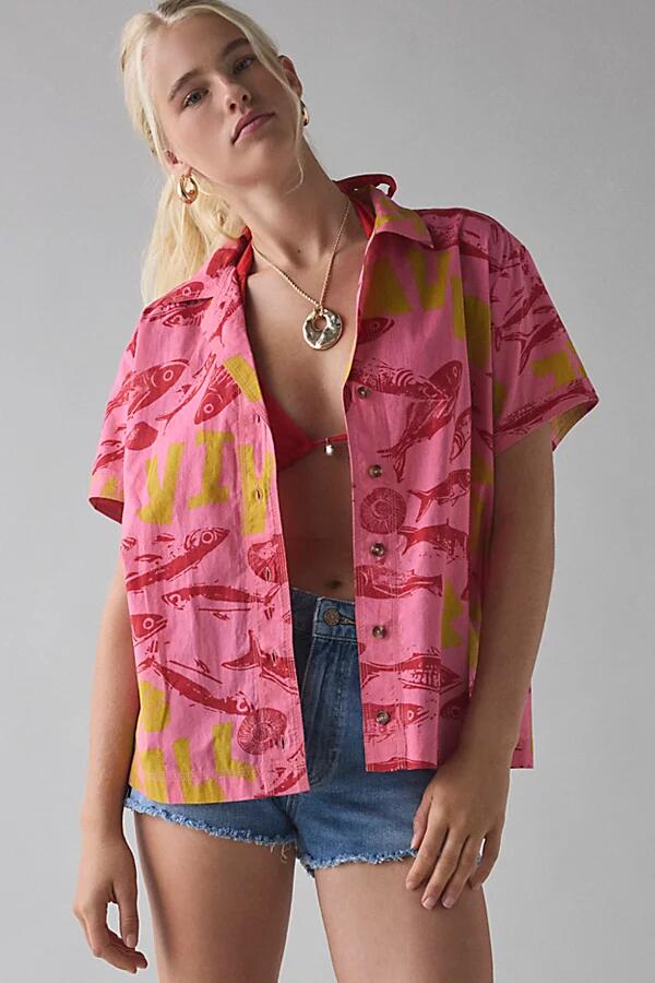 BDG Asher Printed Souvenir Short Sleeve Button-Down Shirt PINK FISH XS/S
