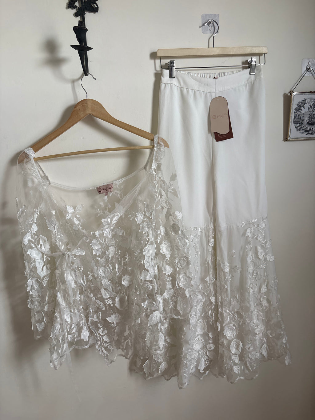 Saanjh by Lea Aasiyah And Allami White 3-DFloral Sharara Set L