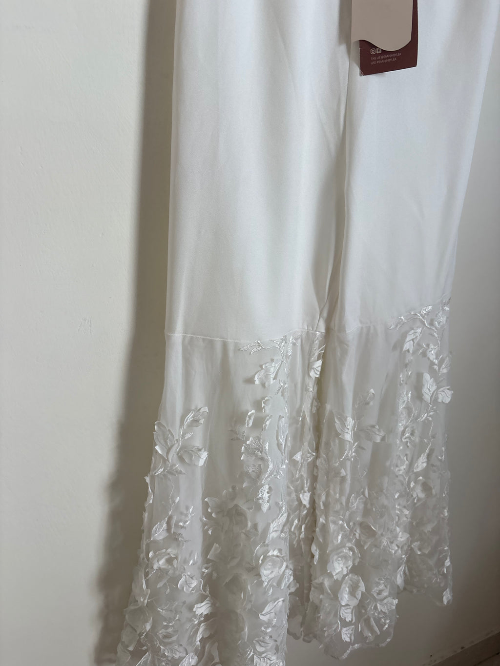 Saanjh by Lea Aasiyah And Allami White 3-DFloral Sharara Set L
