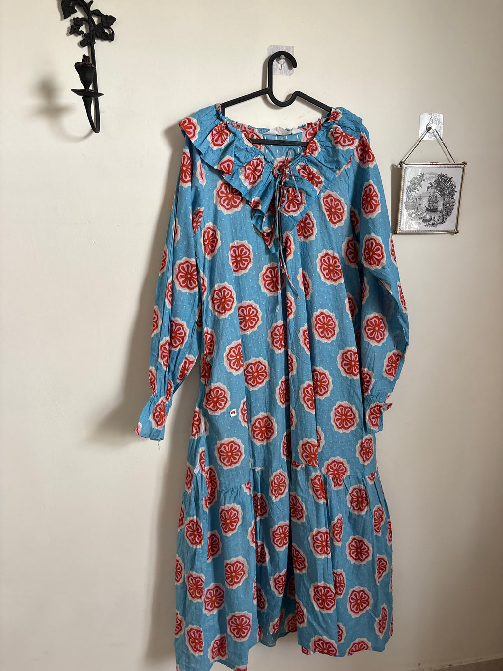 Compañía Fantástica Long beach dress with Red bloom flowers print
