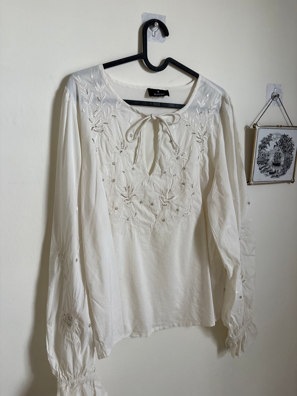 monari Blouse with ruffles and rhinestones