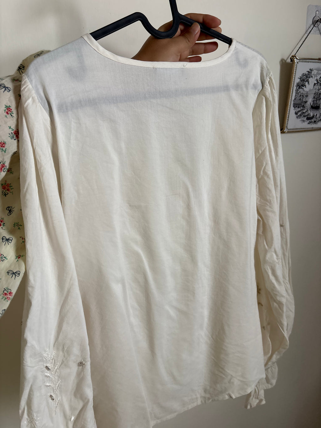 monari Blouse with ruffles and rhinestones