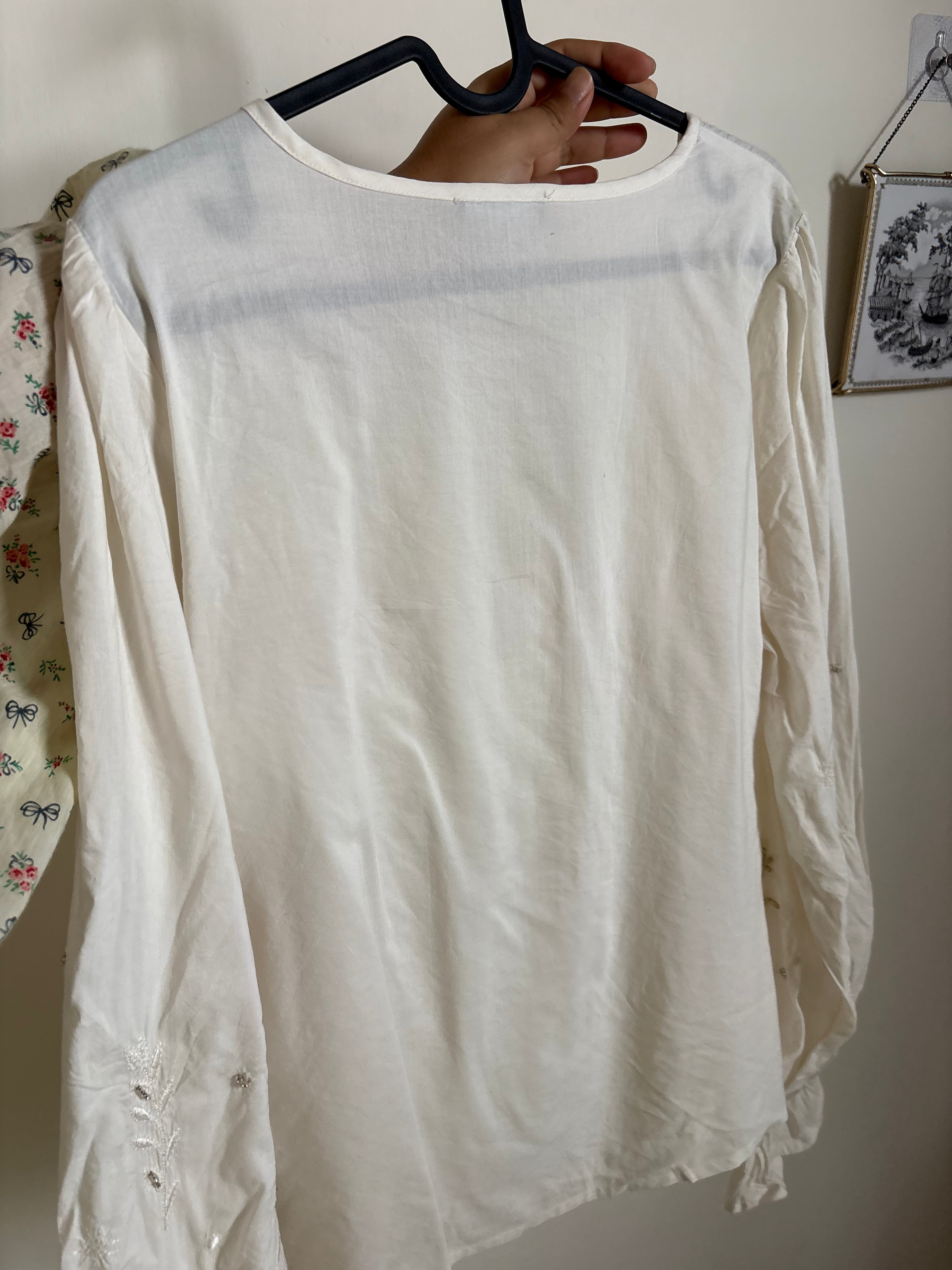 monari Blouse with ruffles and rhinestones