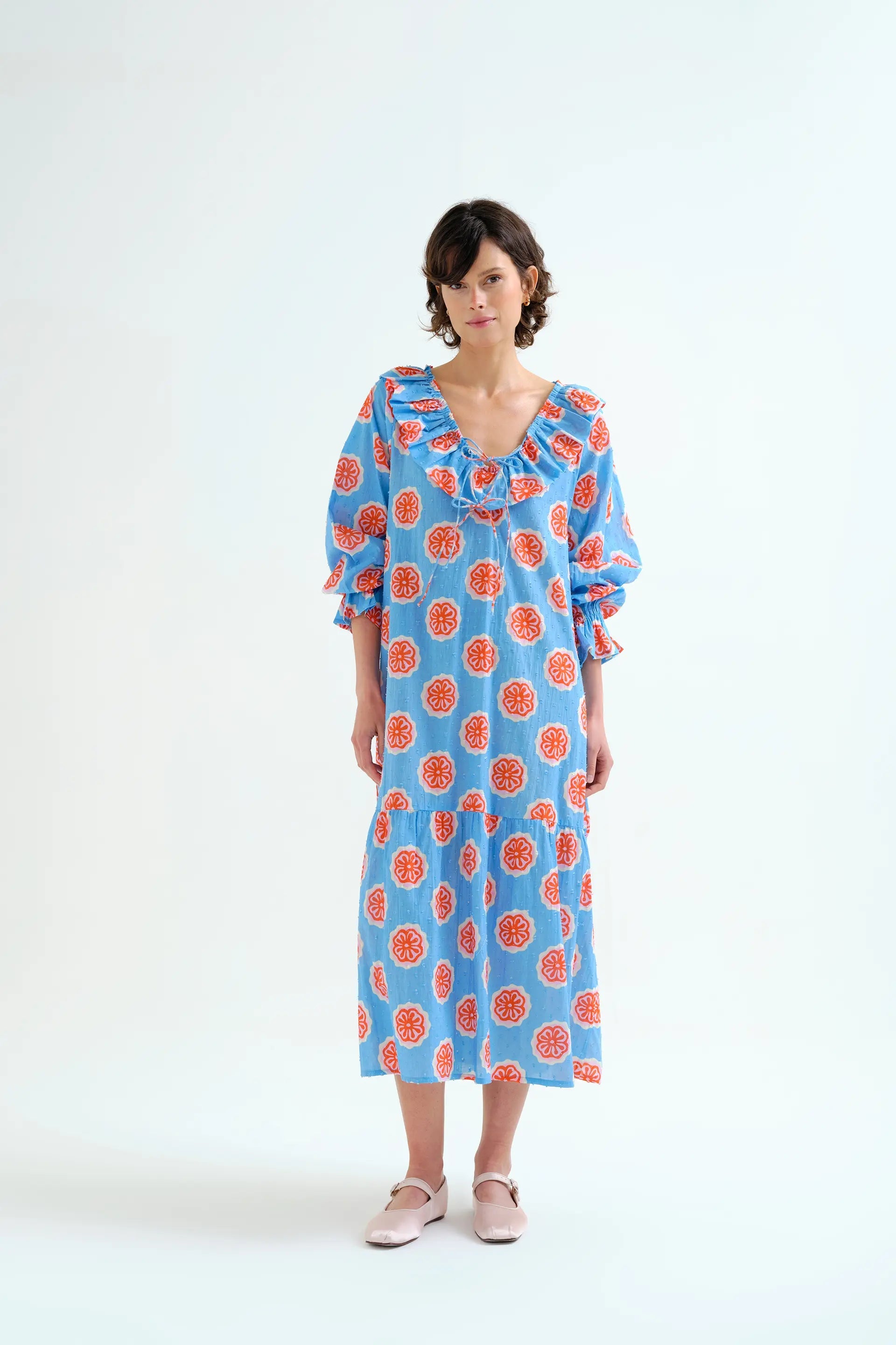 Compañía Fantástica Long beach dress with Red bloom flowers print