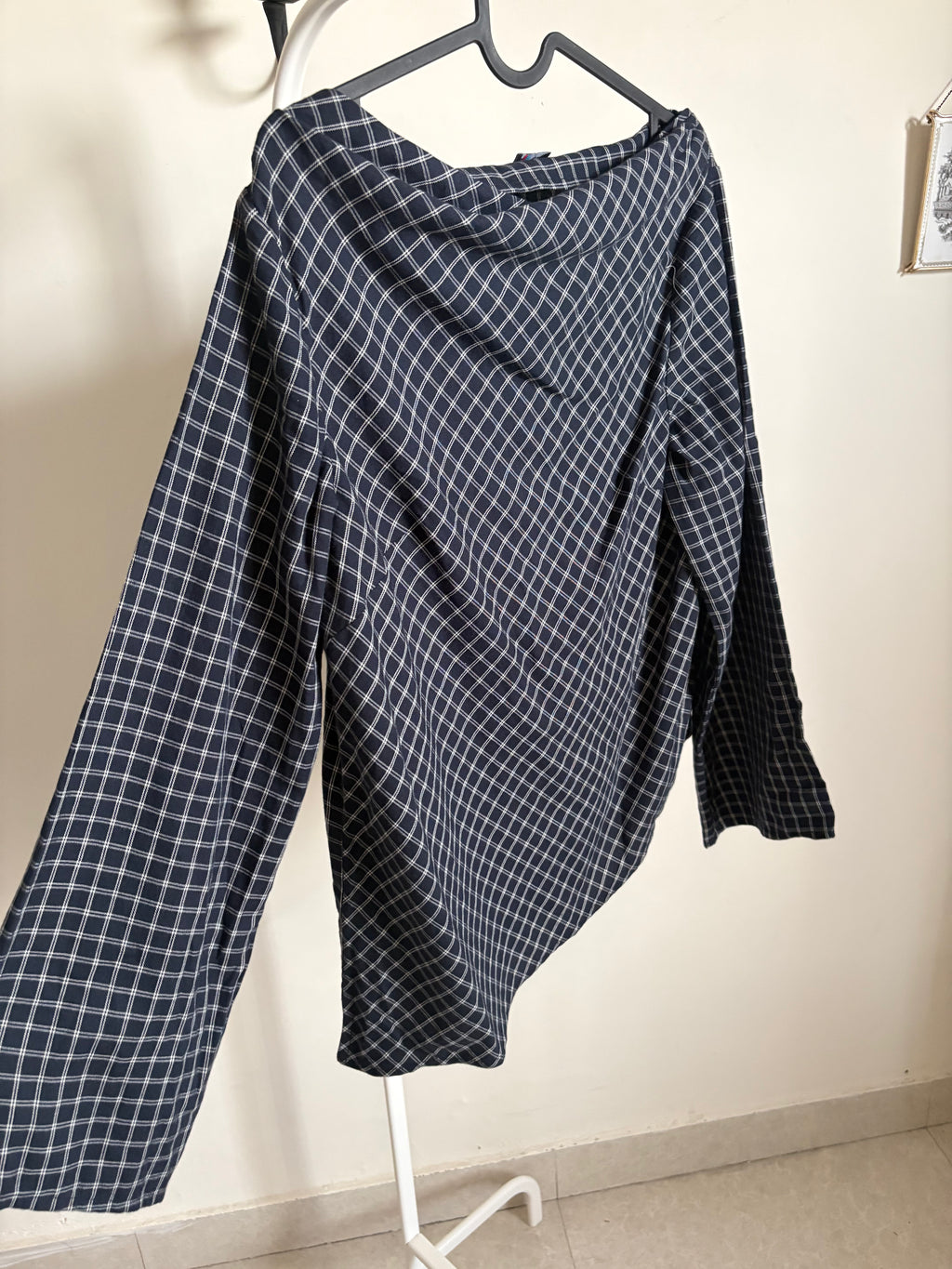 NAVY CHECK COWL TOP M/L