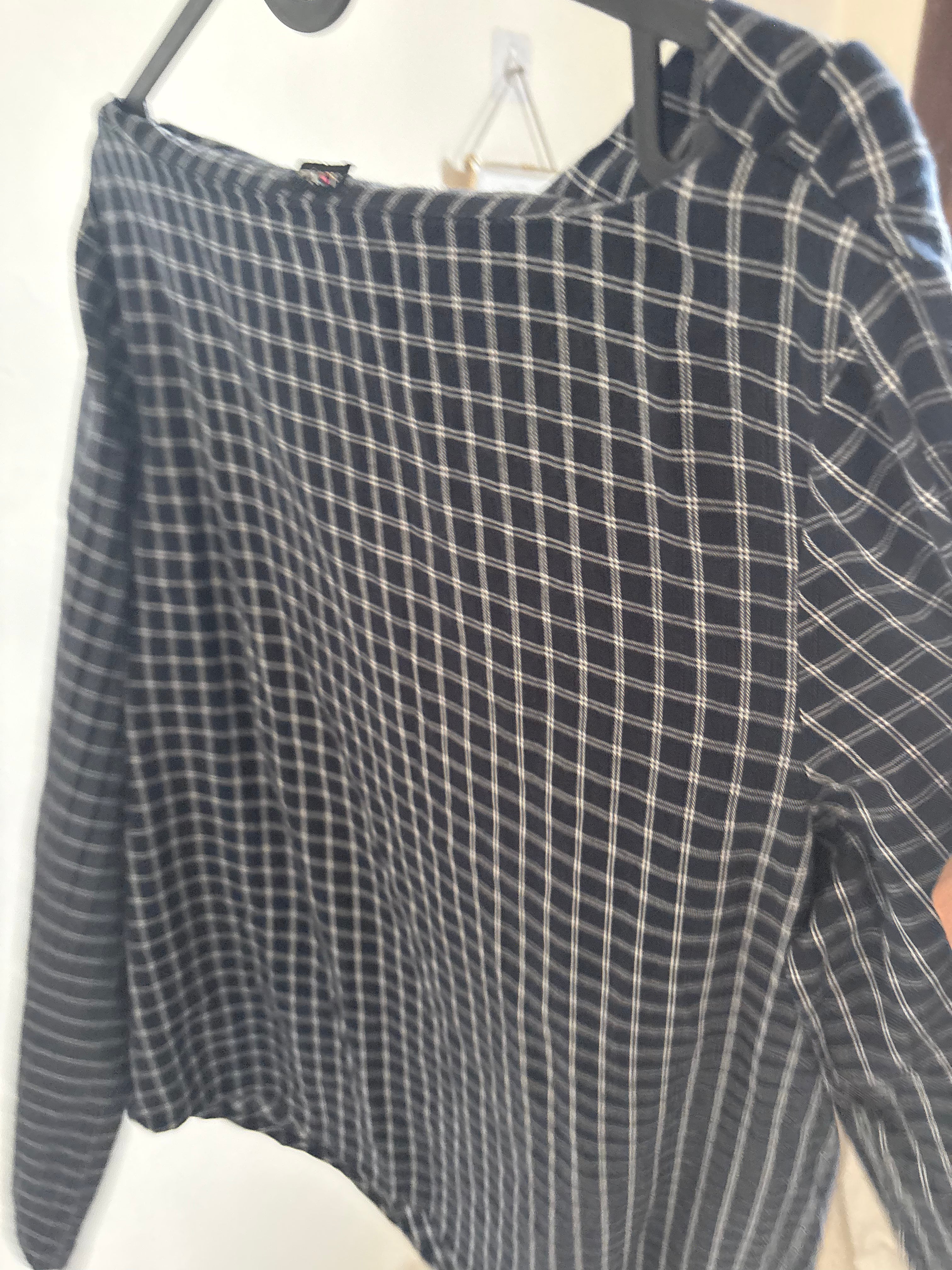 NAVY CHECK COWL TOP M/L