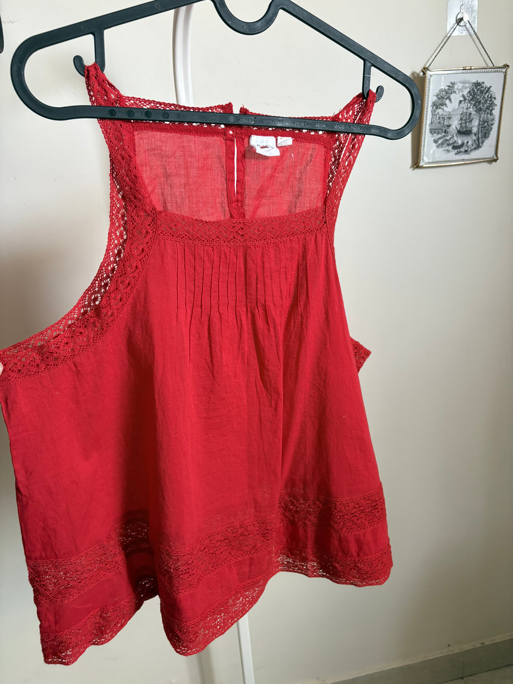 GAP HIGH NECK LACE TOP M
