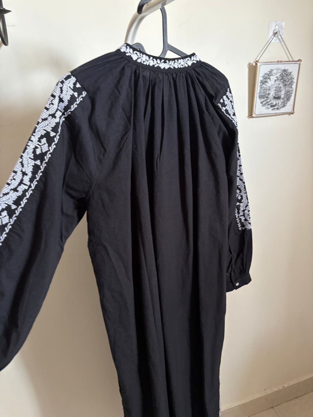 SWOON EMBROIDERED DRESS S-M
