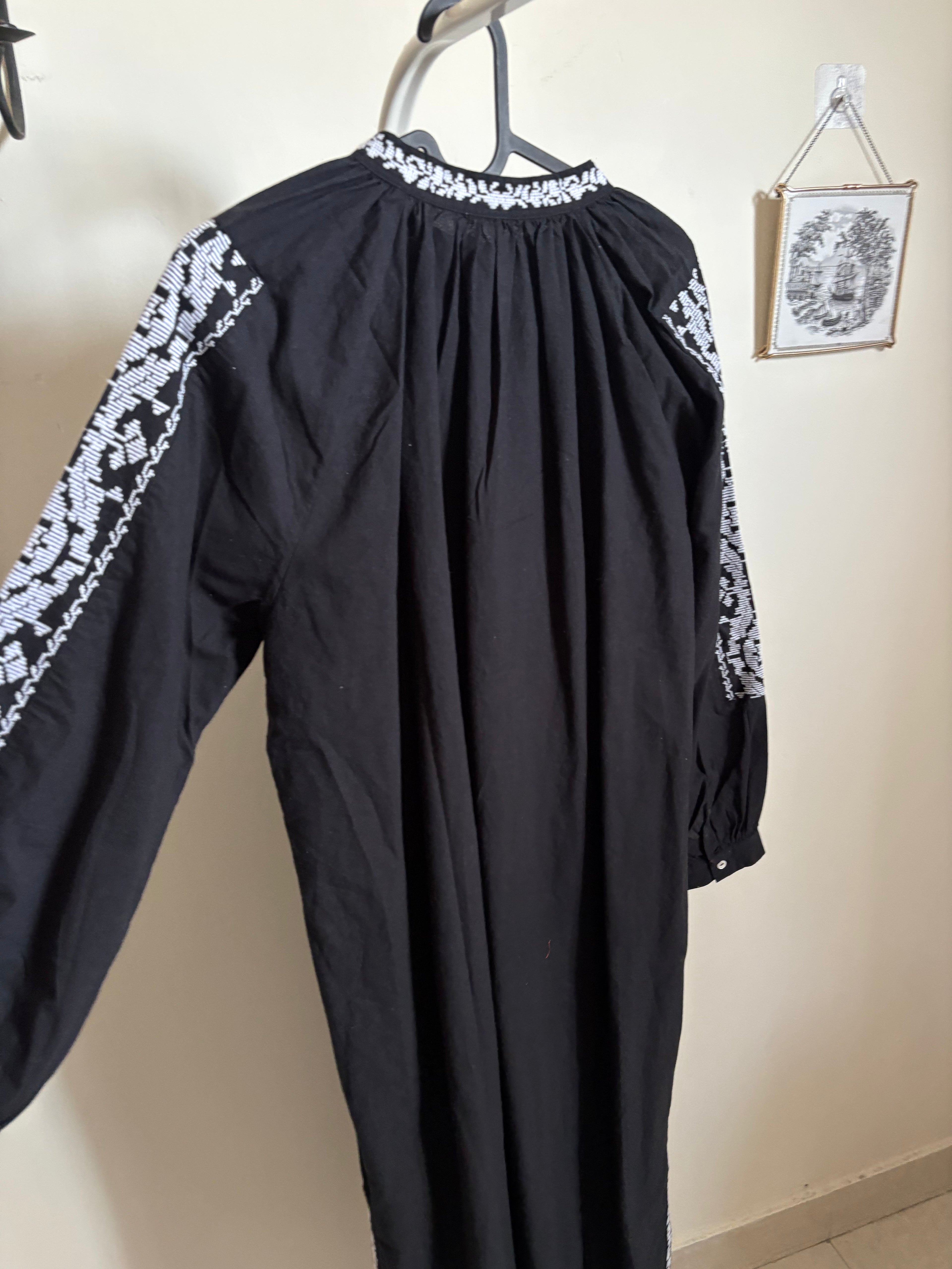 SWOON EMBROIDERED DRESS S-M