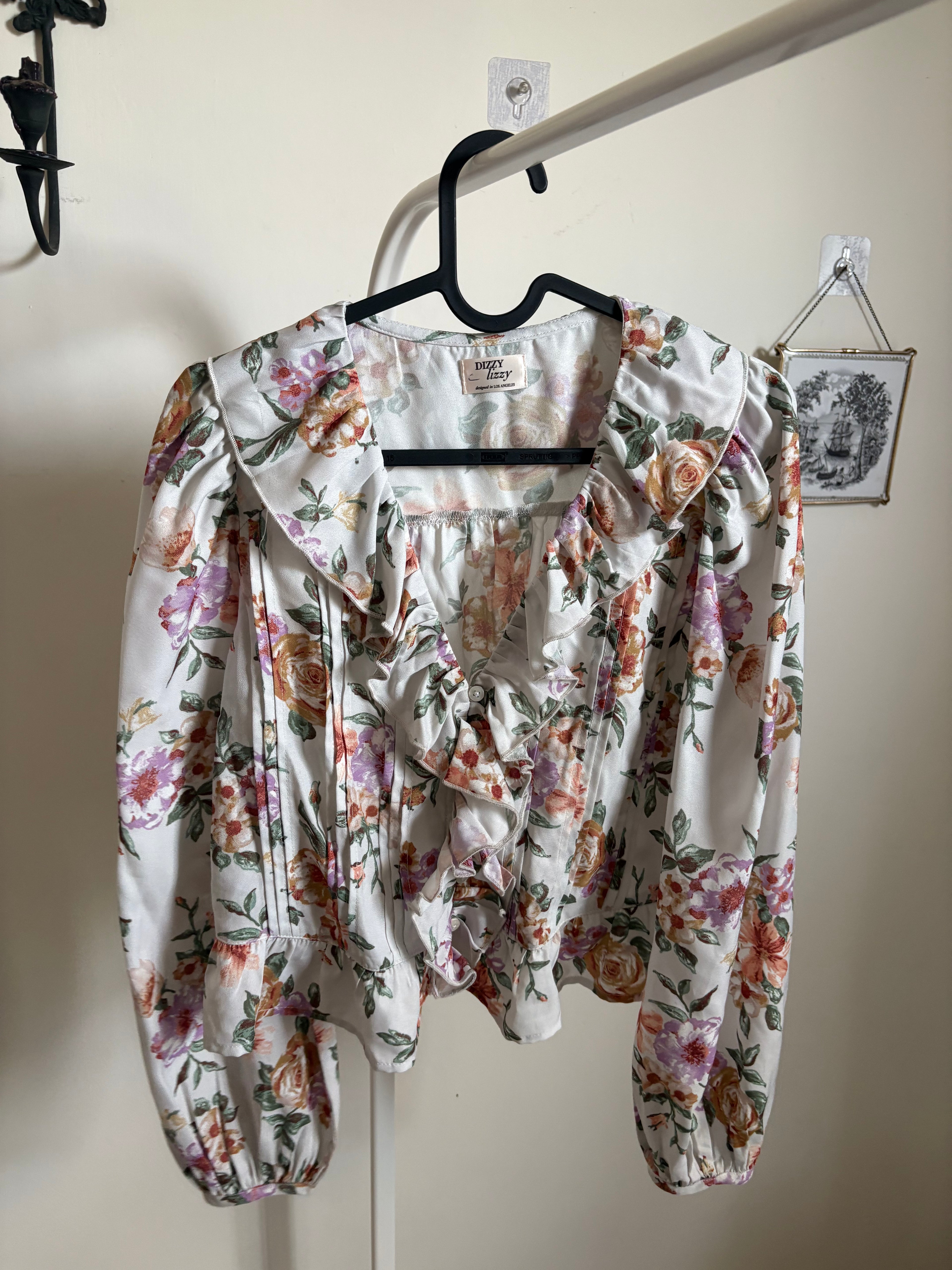 Dizzy Lizzy Floral Ruffle Detail Top S