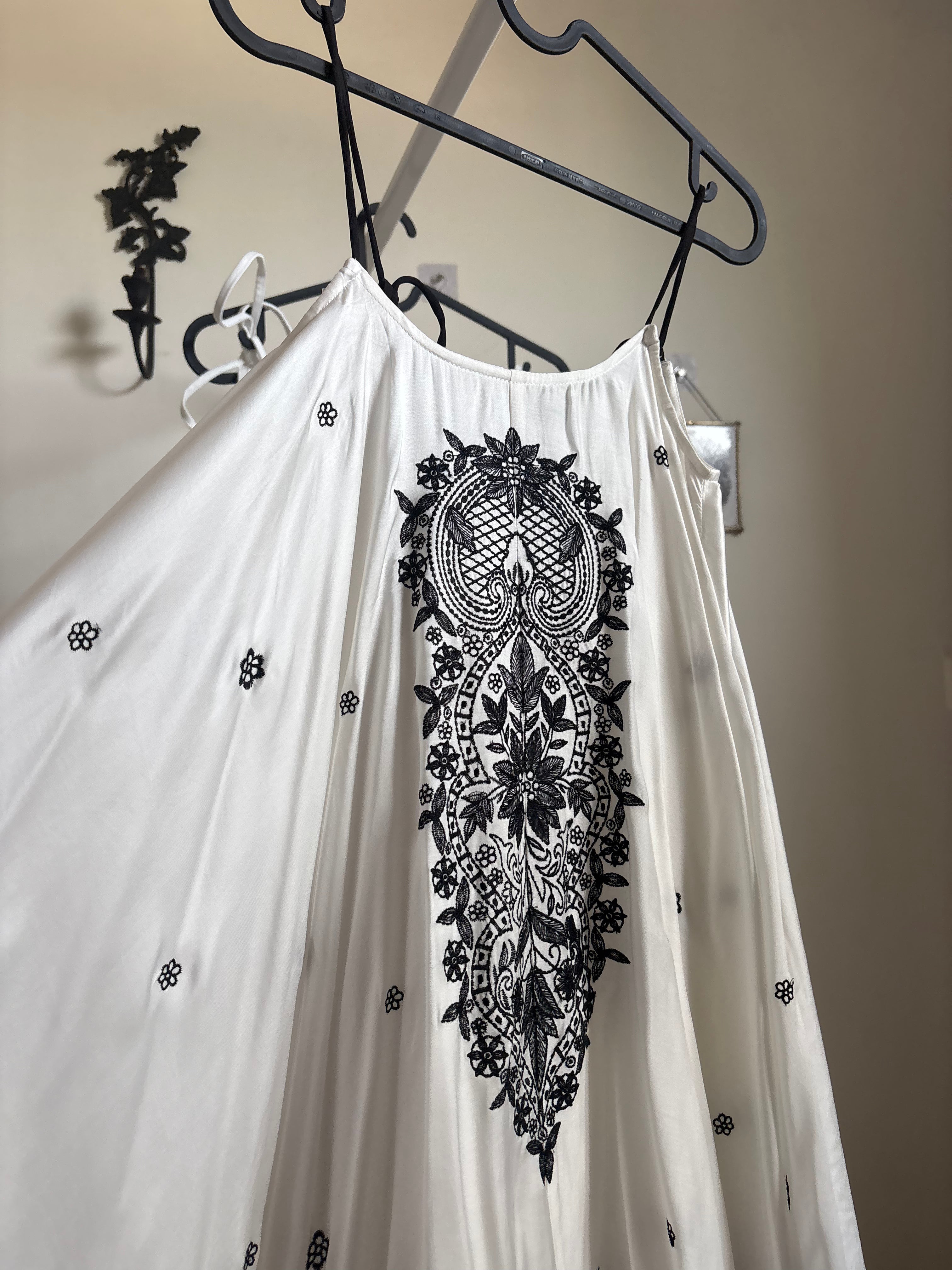FLARED EMBROIDERED DRESS
