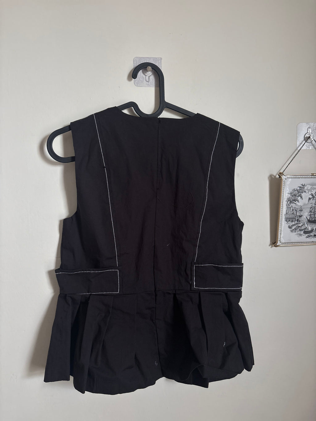 Ganni V neck top XS