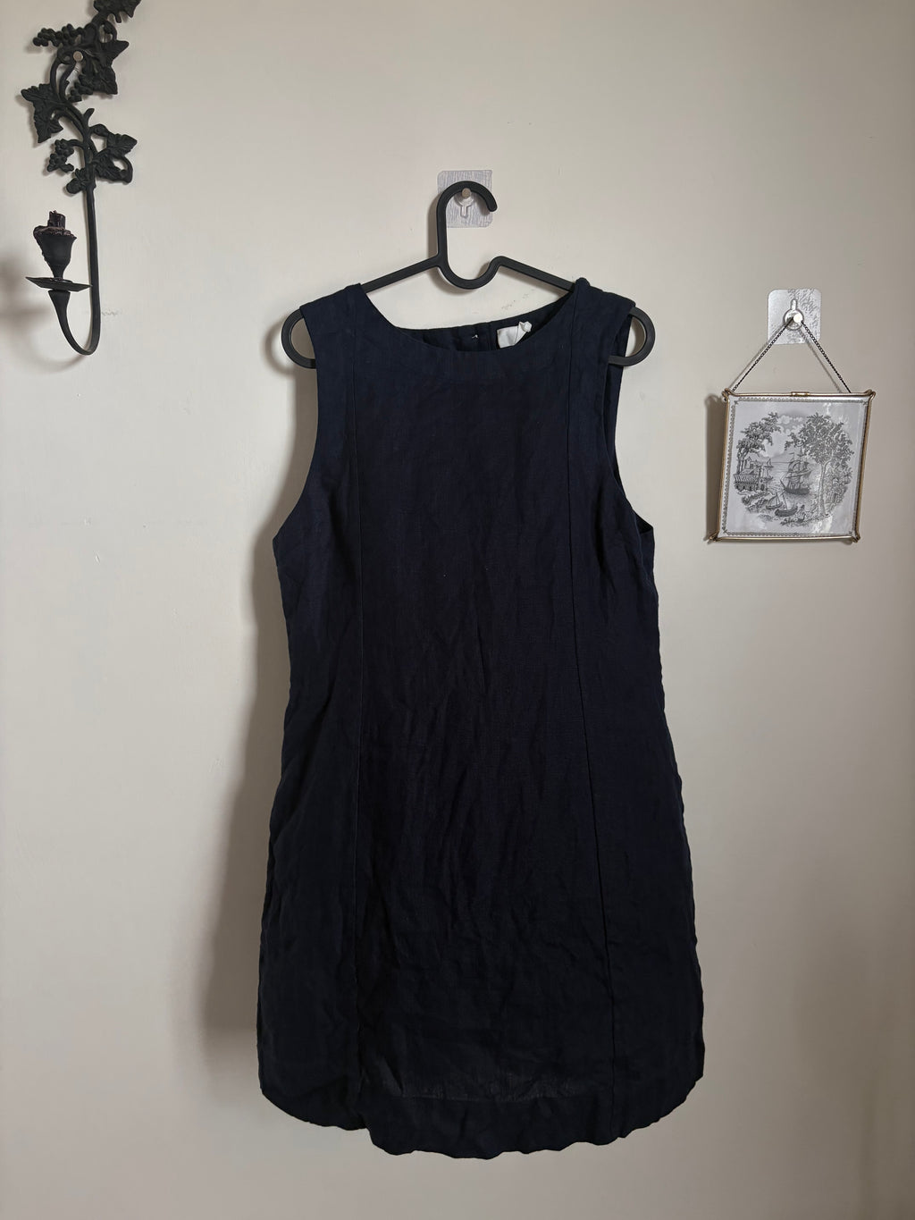 NAVY LINEN BACK CUTOUT DRESS L