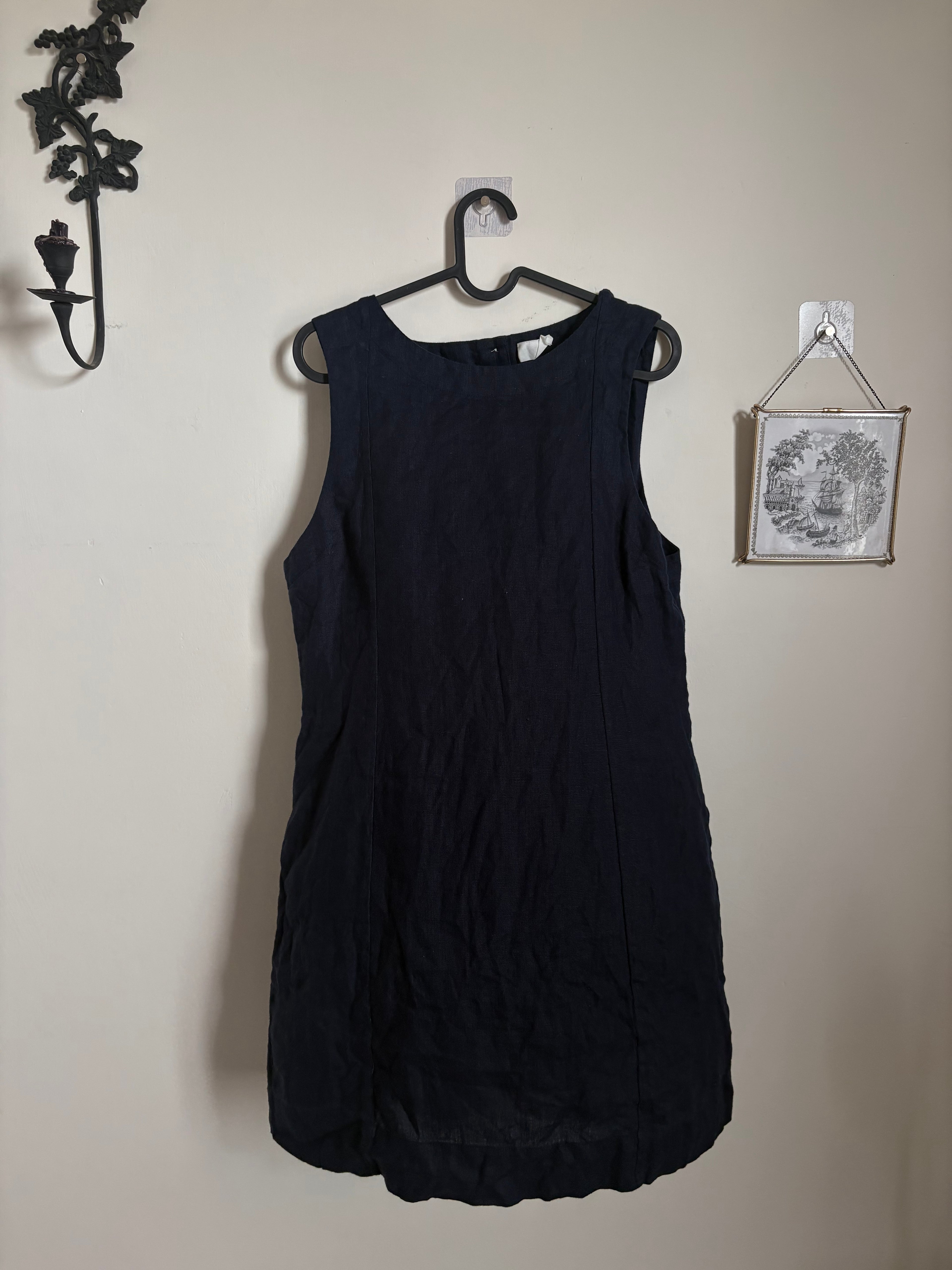 NAVY LINEN BACK CUTOUT DRESS L