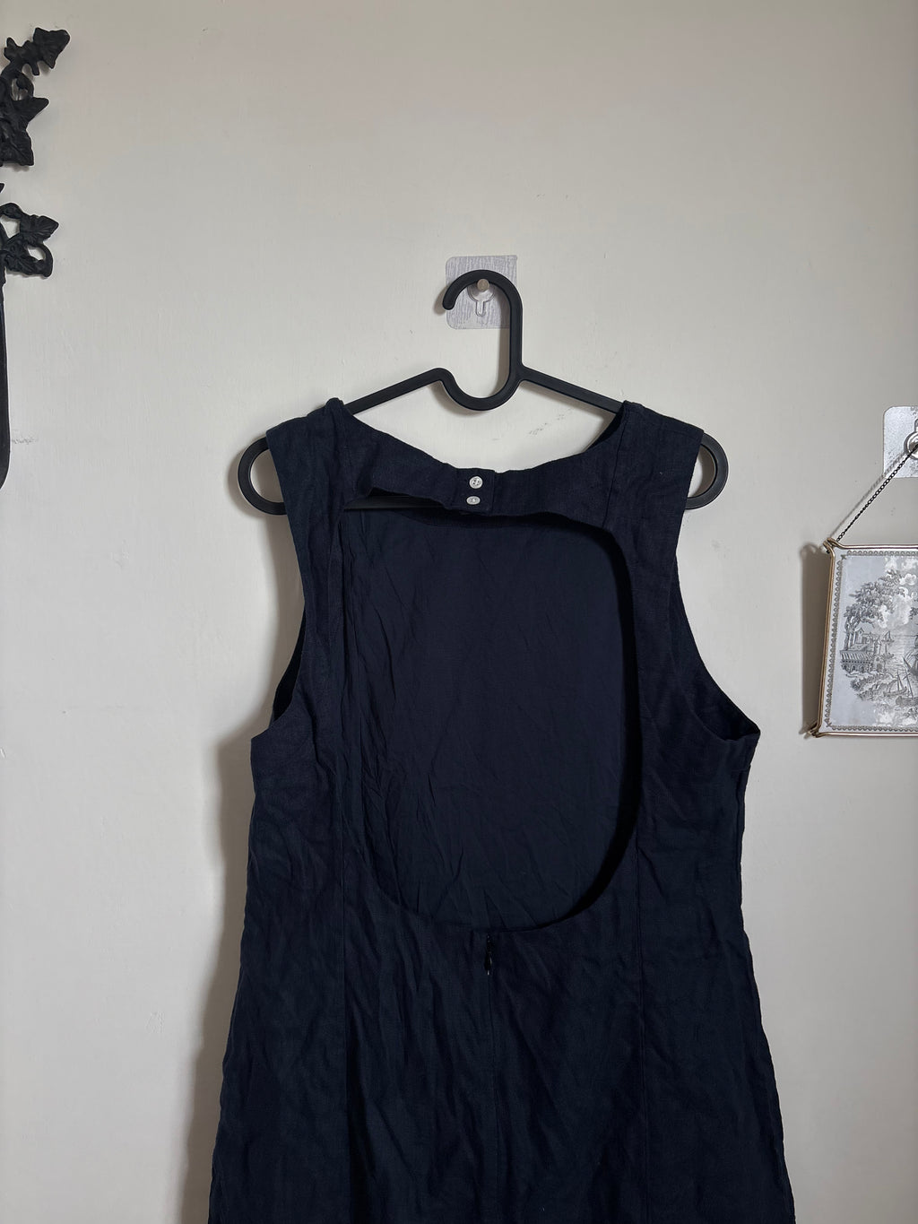 NAVY LINEN BACK CUTOUT DRESS L