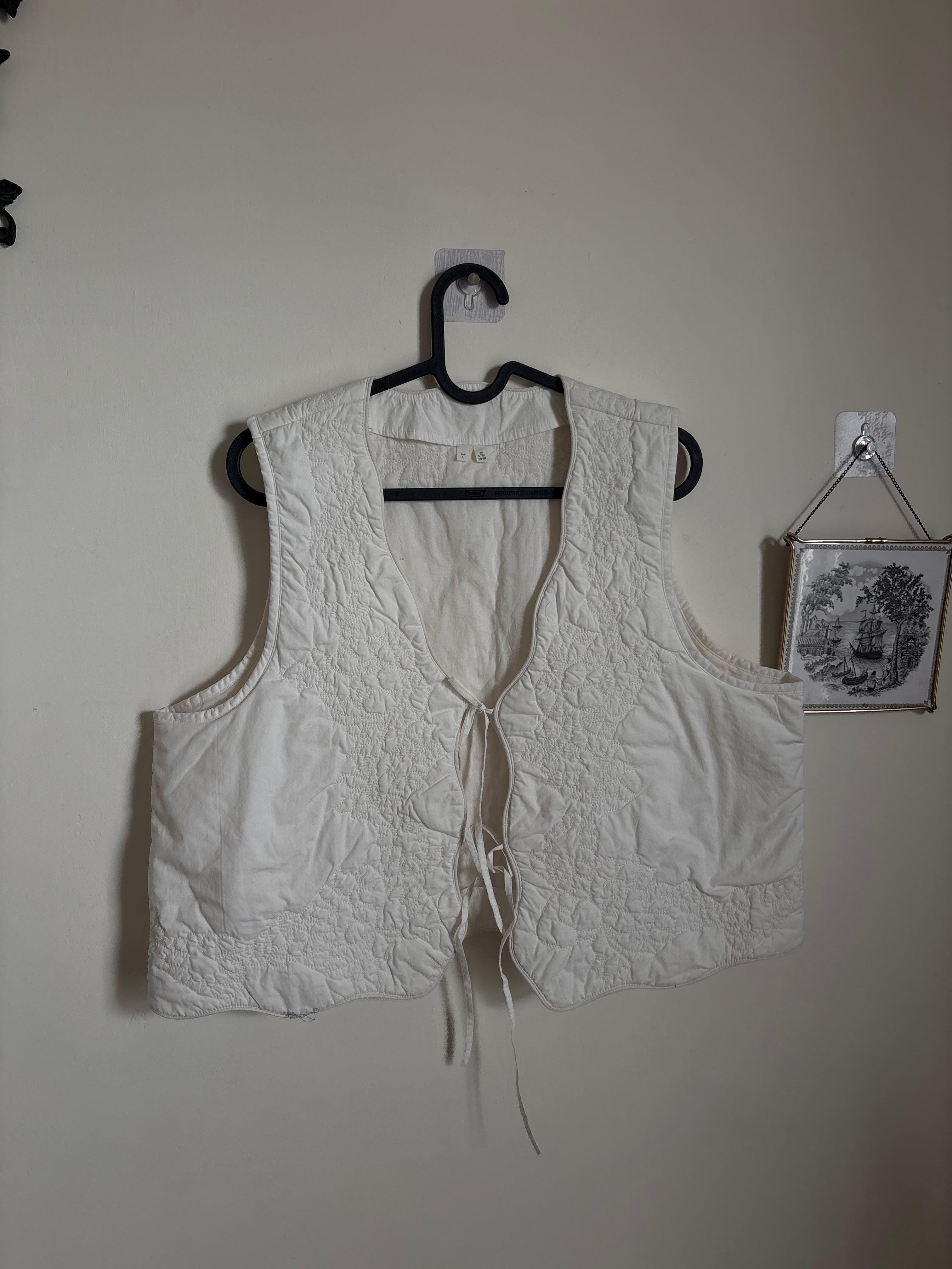 ARKET EMBROIDERED VEST L