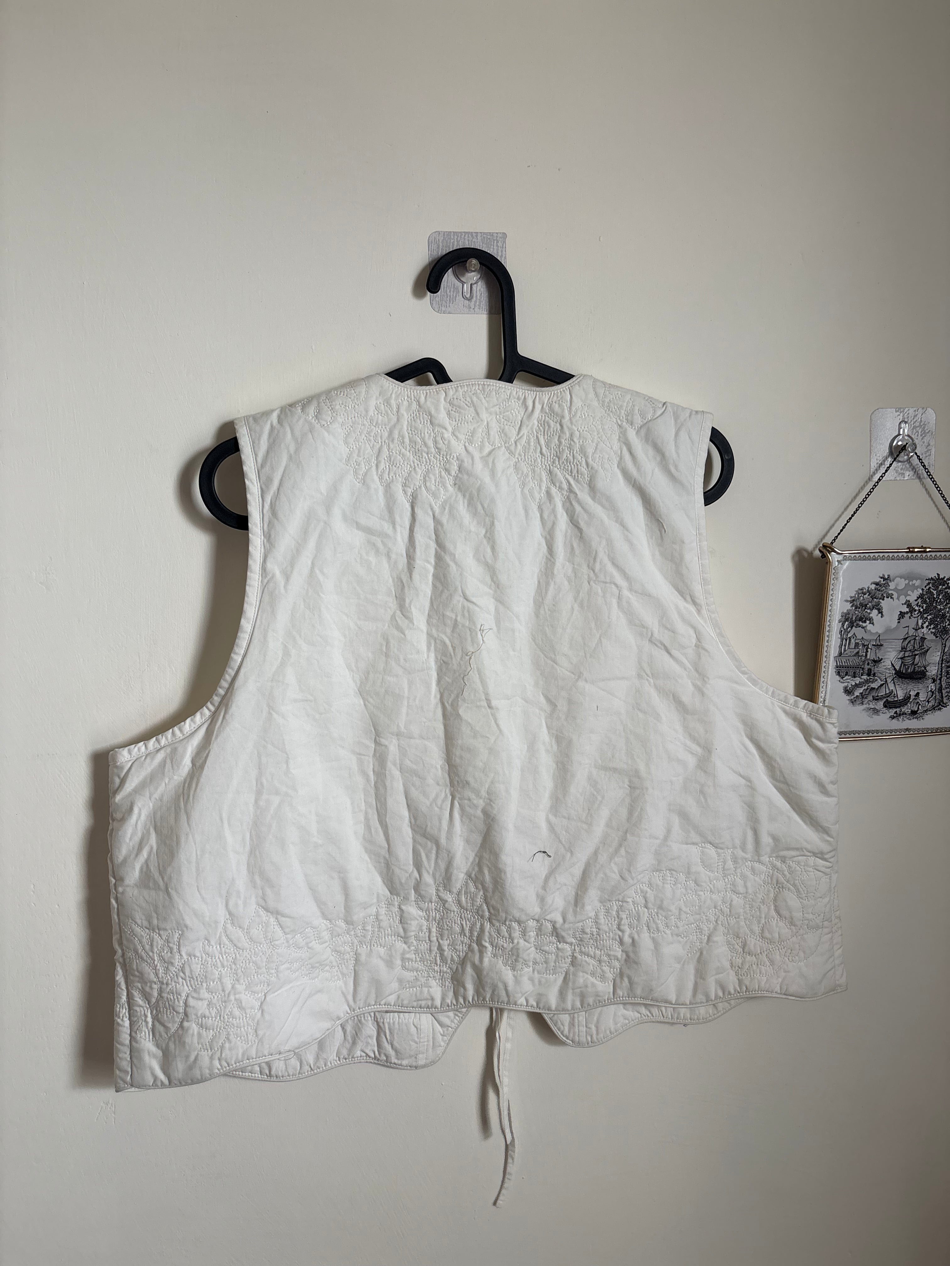 ARKET EMBROIDERED VEST L