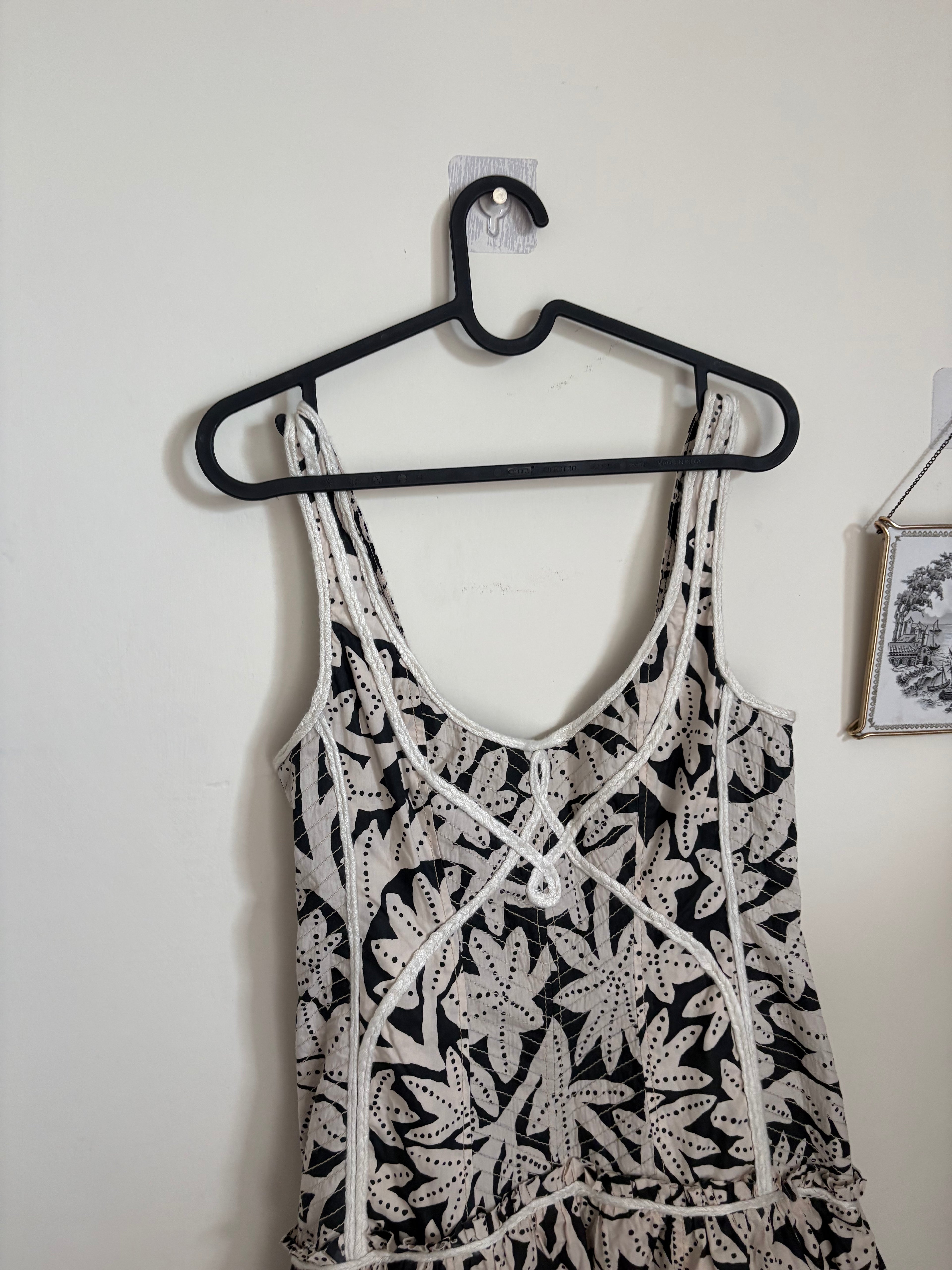 BLACK & BEIGE DROPWAIST DRESS S
