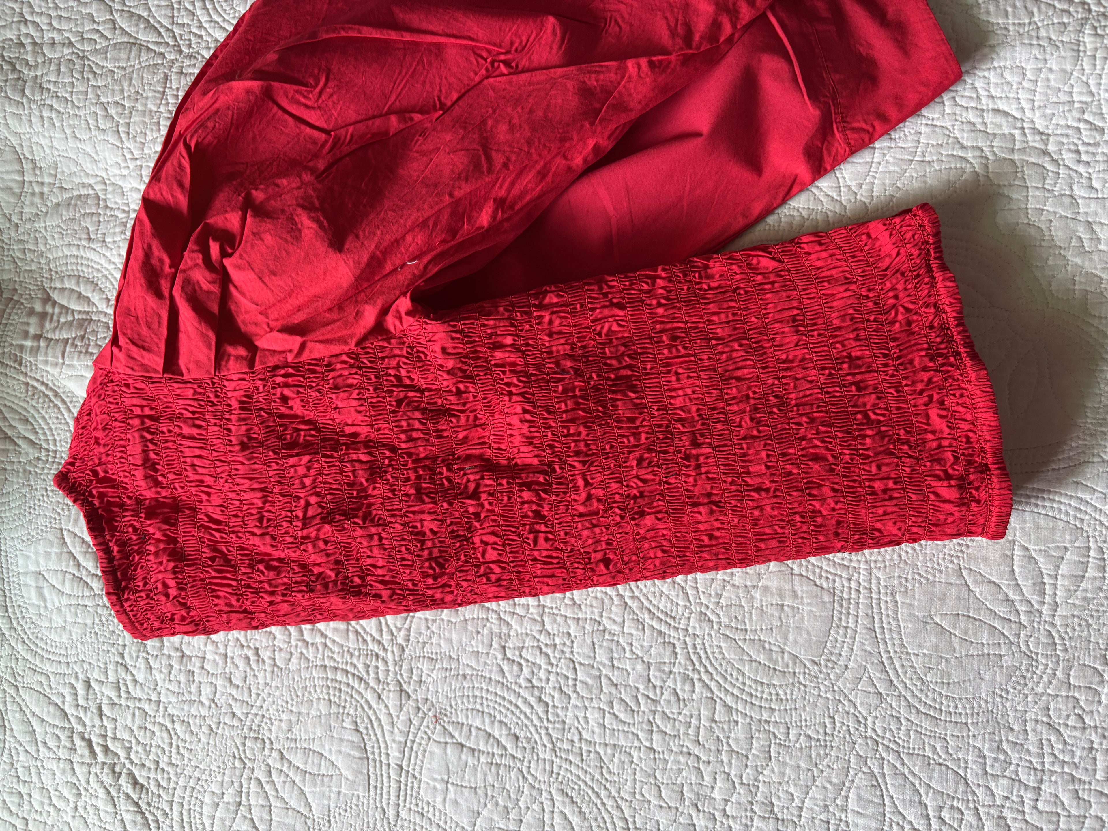 GANNI RED SMOCKED TOP