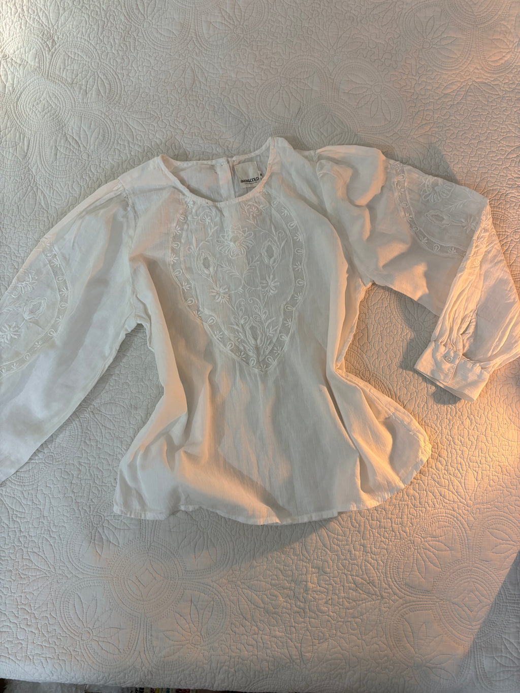 Indi&Cold embroidered top M